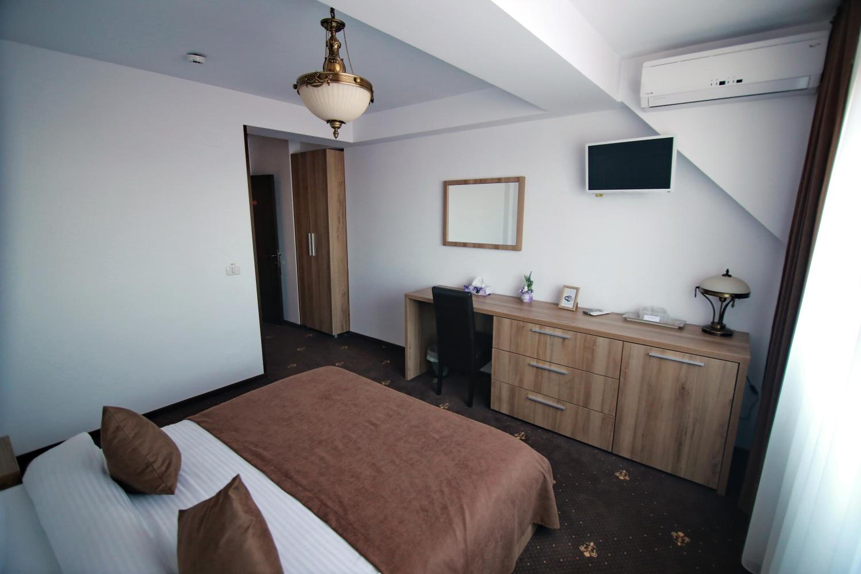 Superior King Room - Photo 14