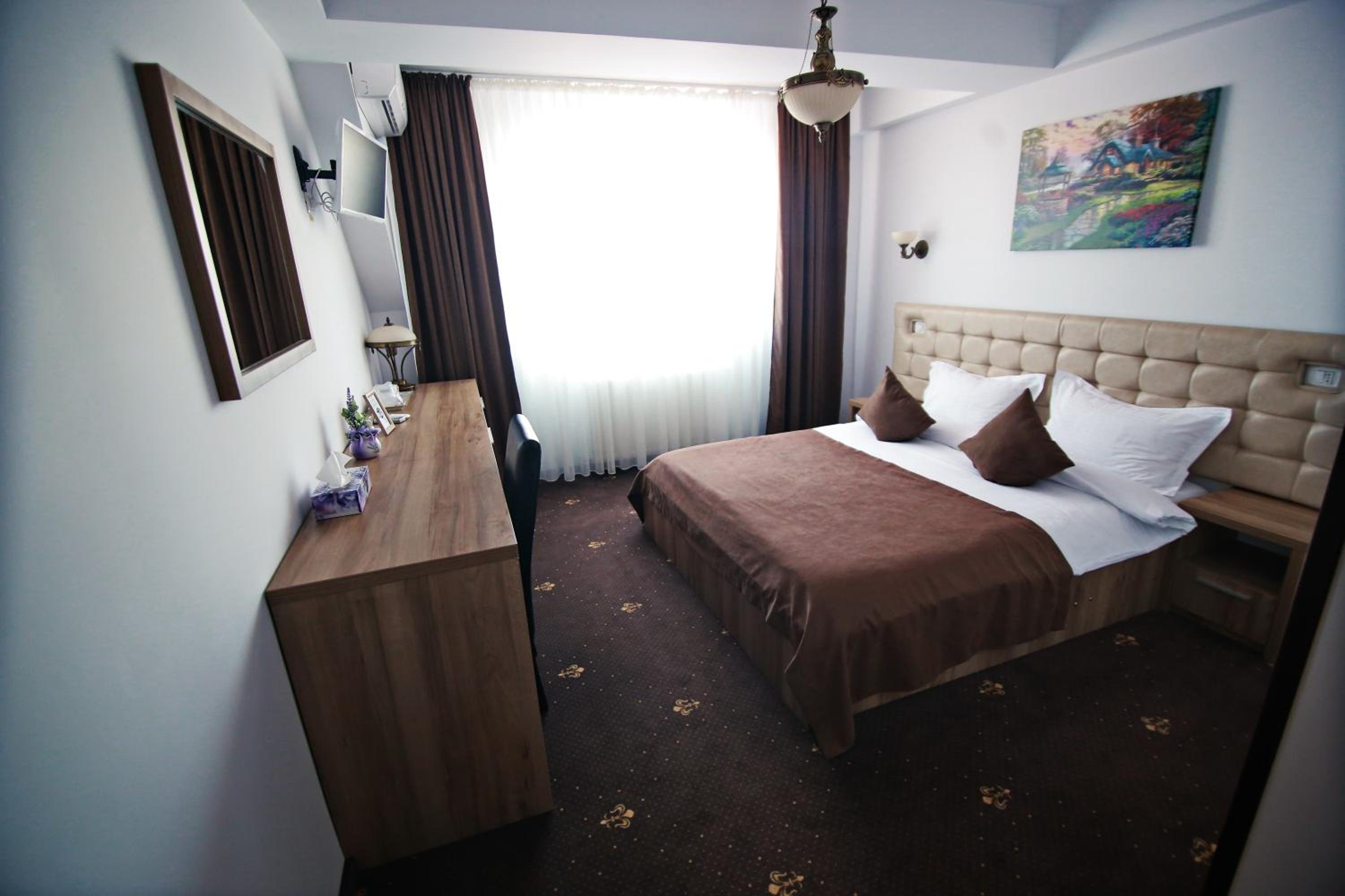 Superior King Room - Photo 12