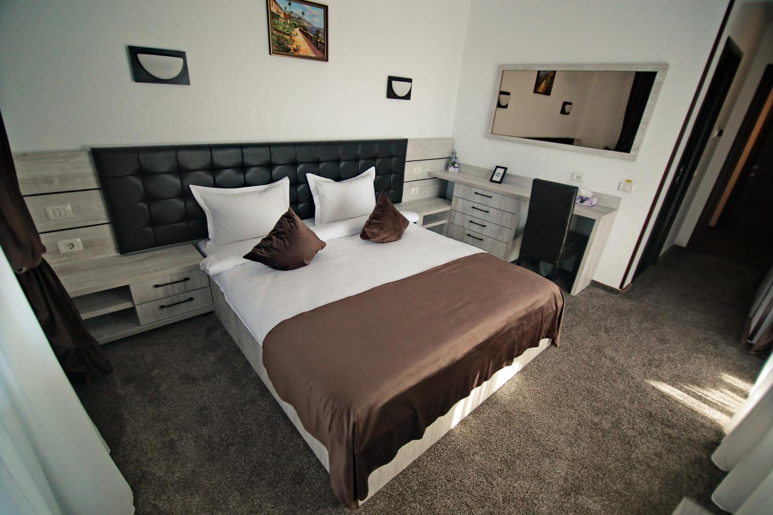 King Room with Balcony - Photo 1