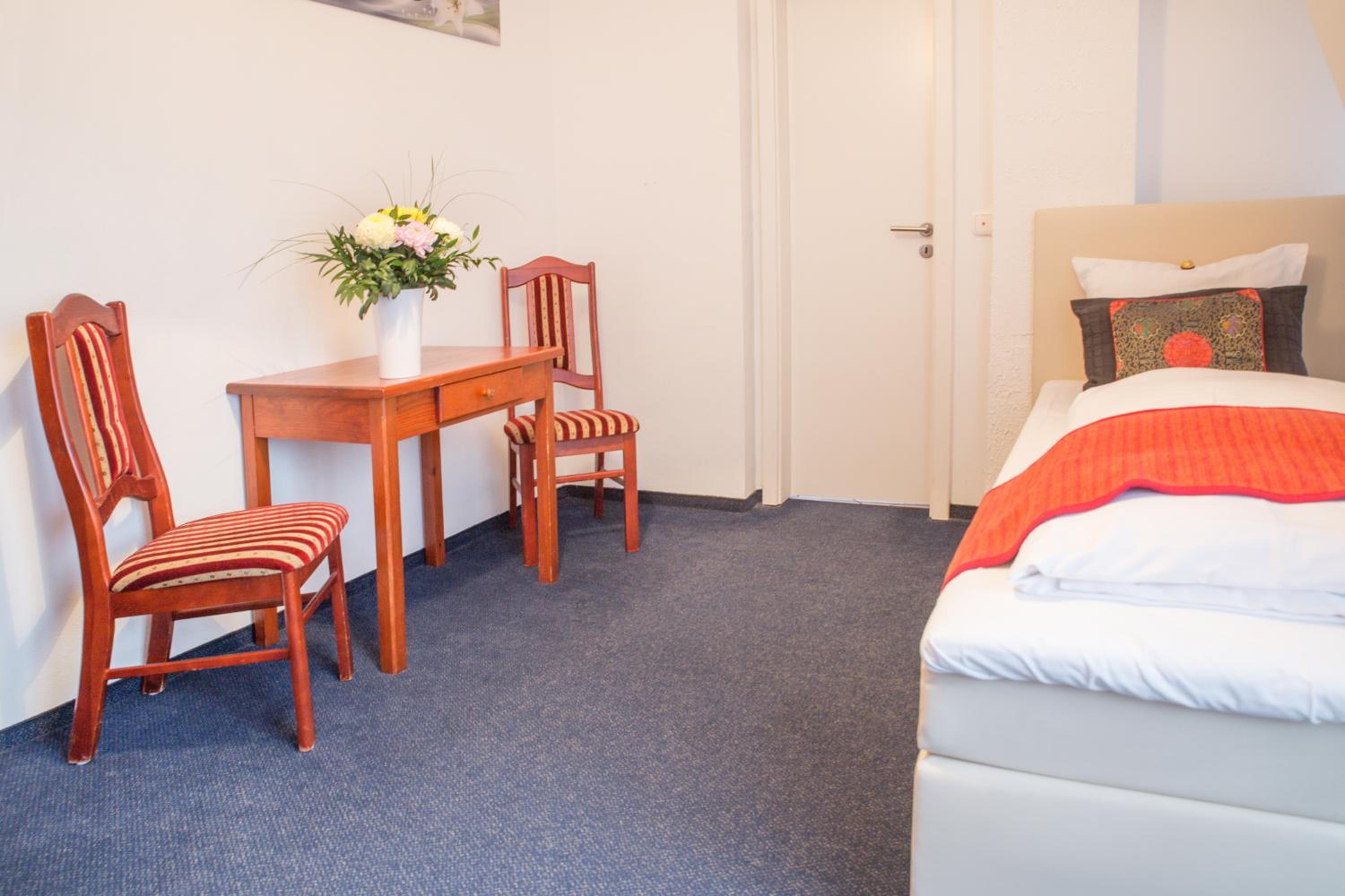 Single Room photo 3