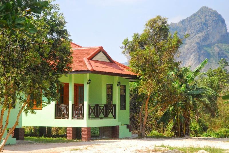 Bungalow with Garden View photo 2