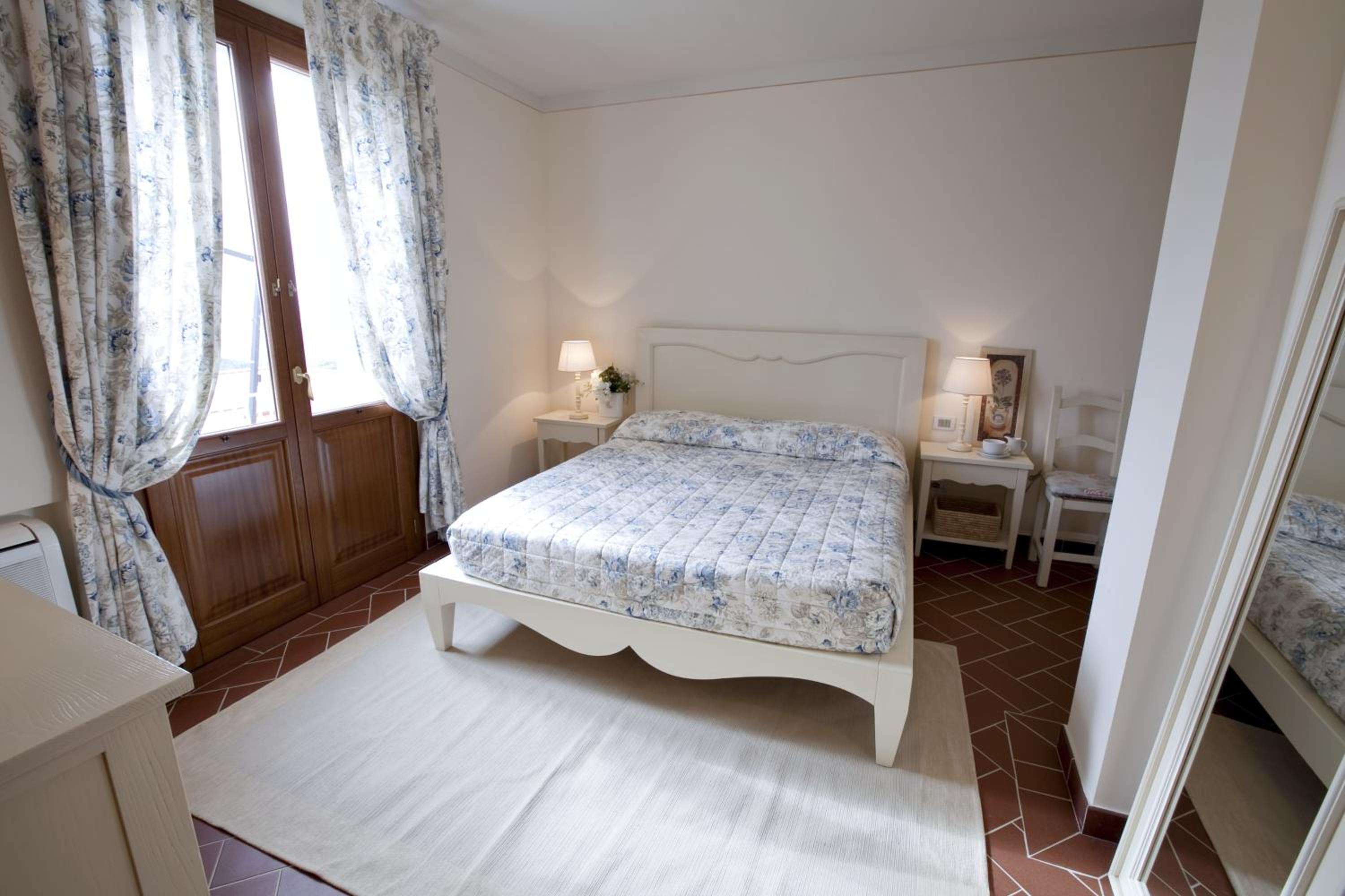 Two-Bedroom Apartment with Garden View - Photo 1