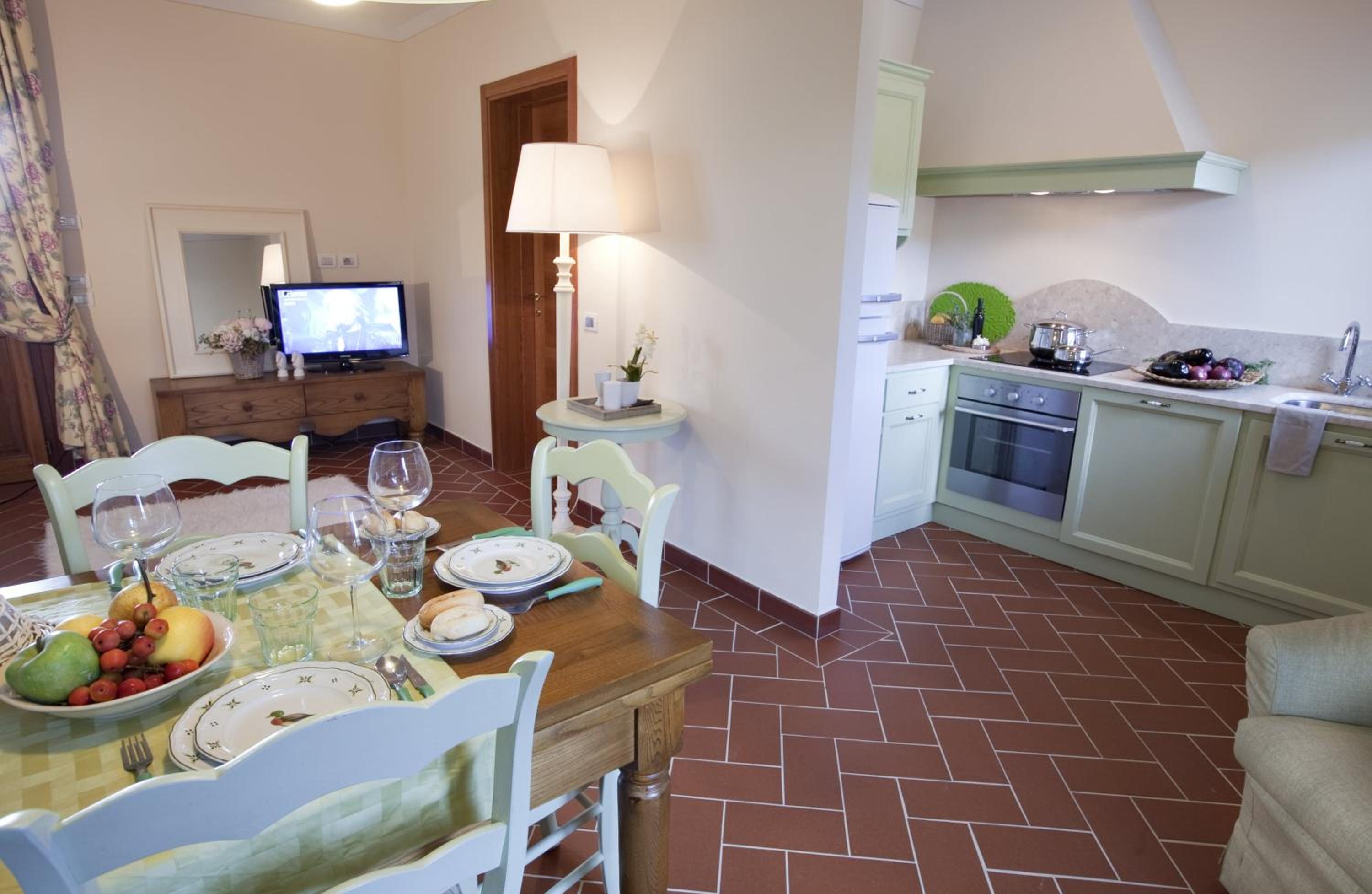 Two-Bedroom Apartment - Photo 2