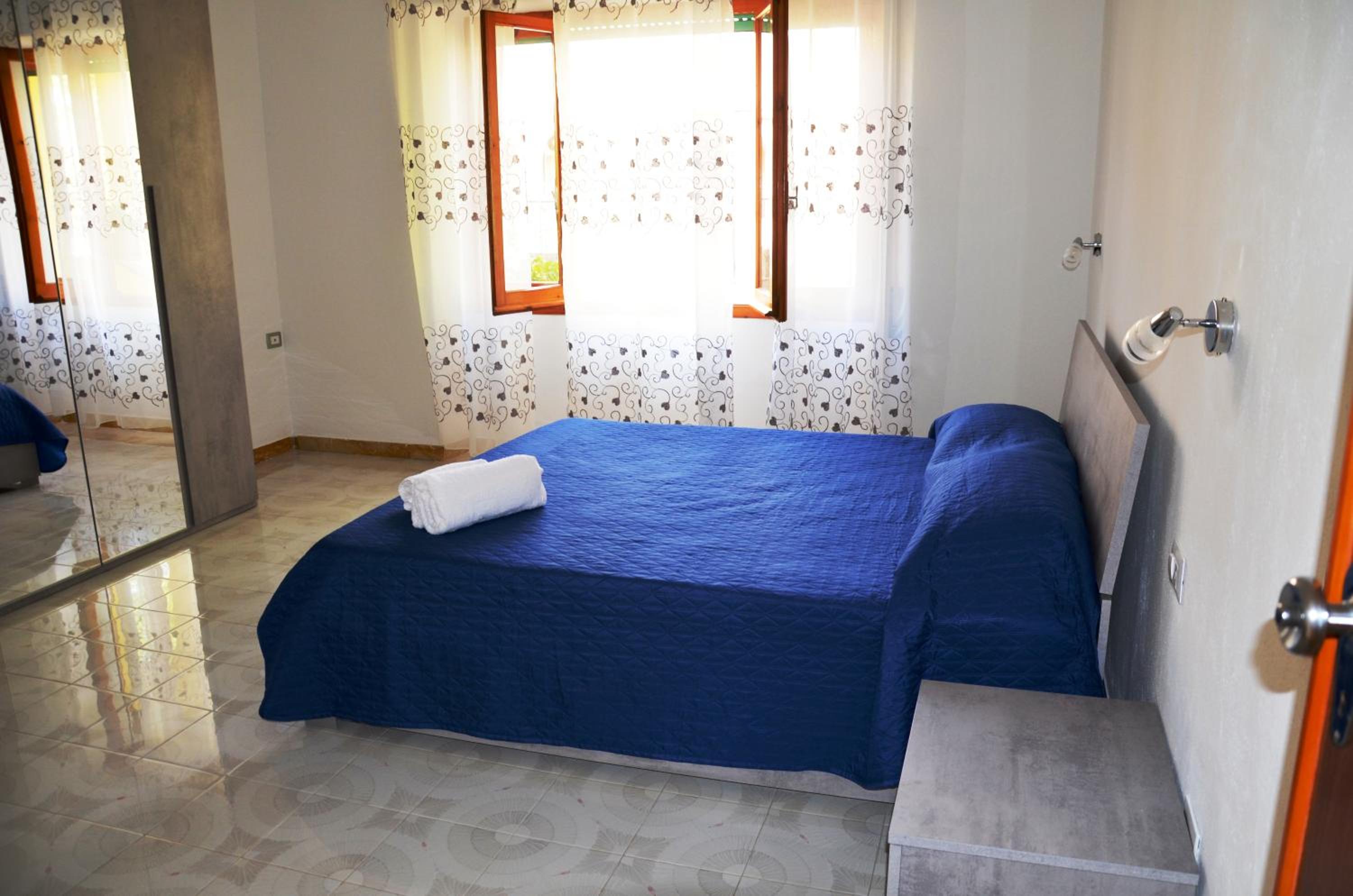 Double Room with Private External Bathroom photo 2