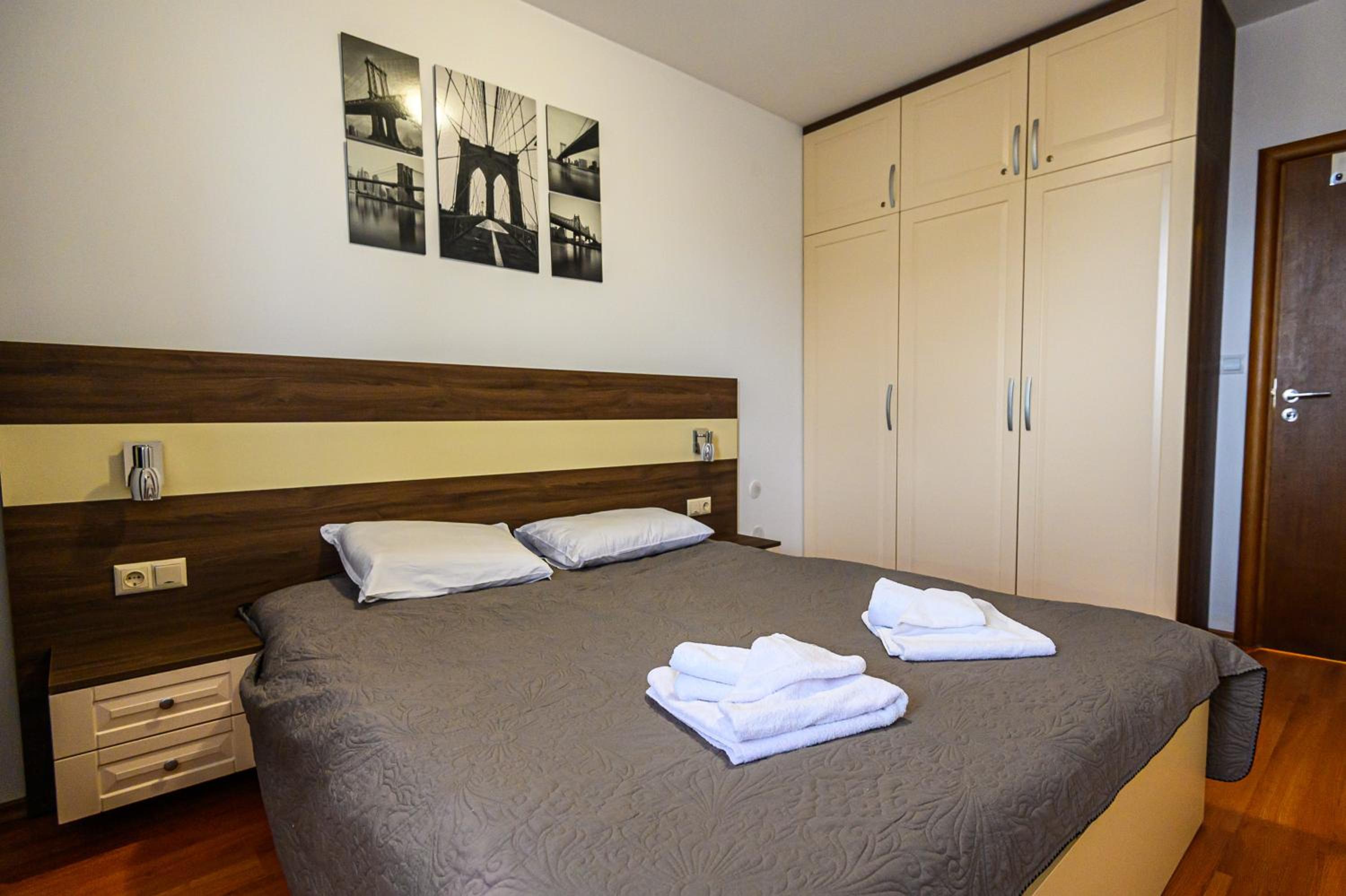 One-Bedroom Apartment - Photo 34