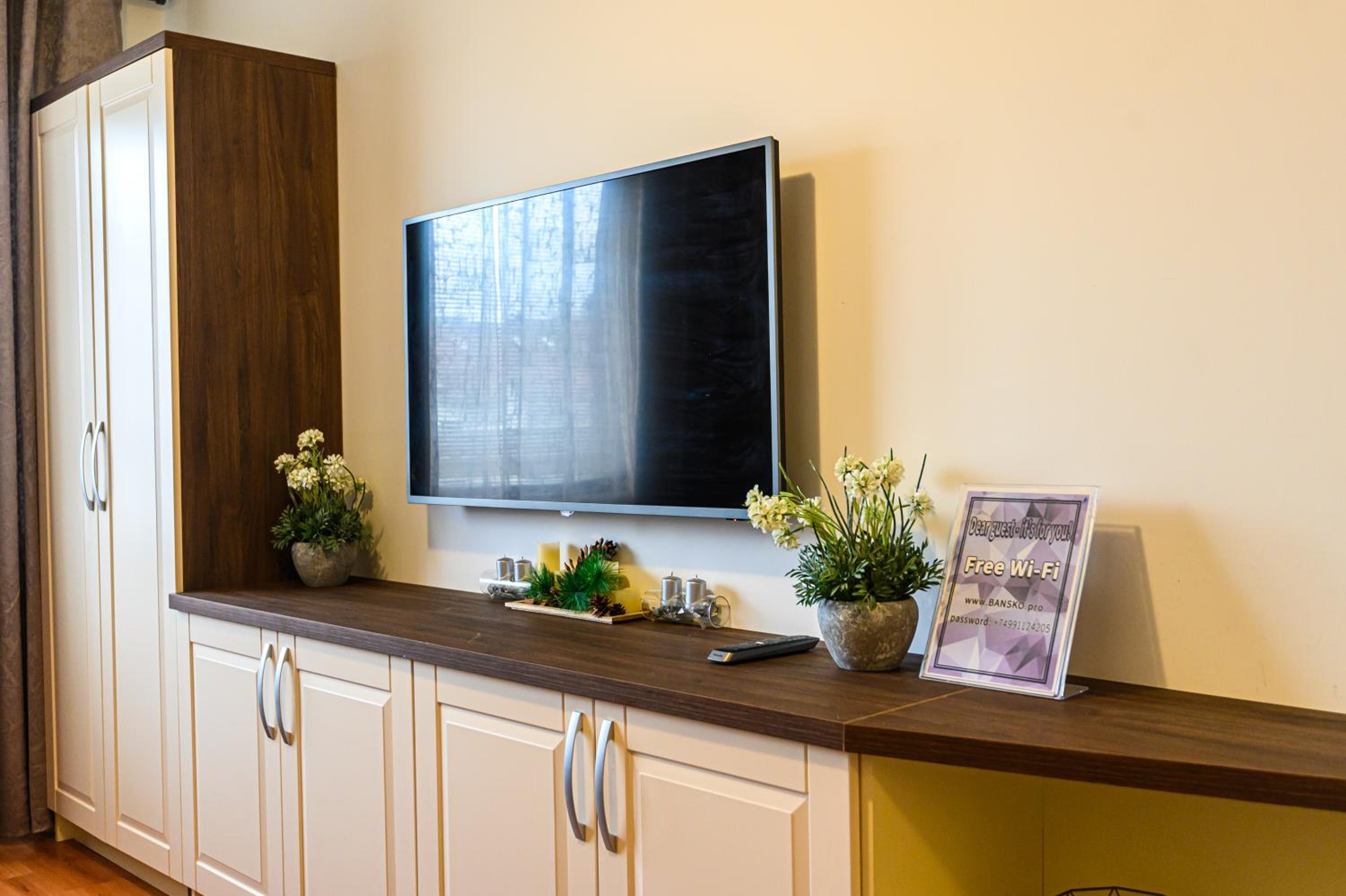 One-Bedroom Apartment - Photo 40