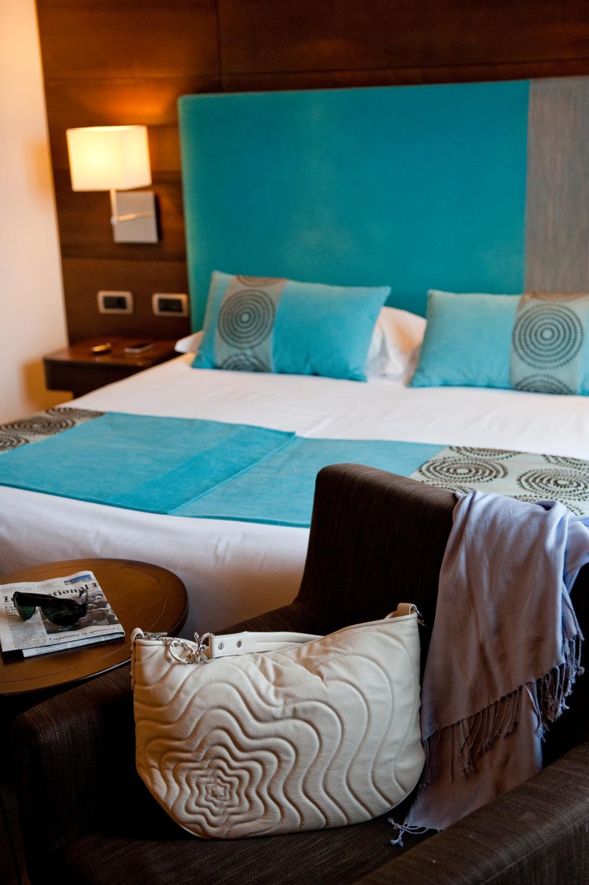 Deluxe Double or Twin Room with Terrace and Park View - Photo 3