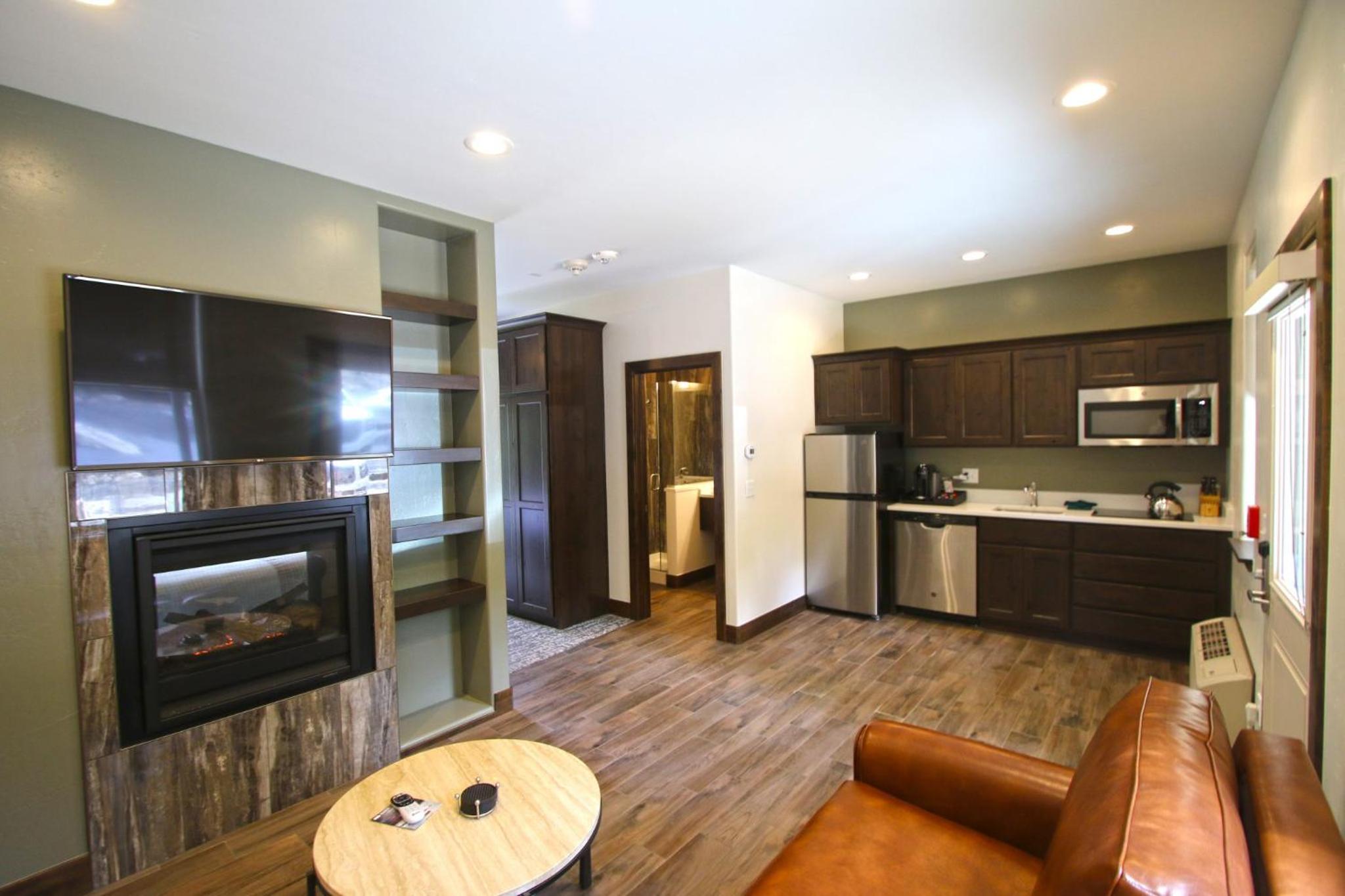 Deluxe King Room