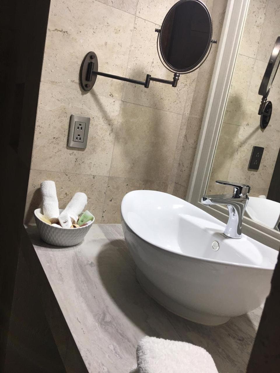 Double Room - Photo 11