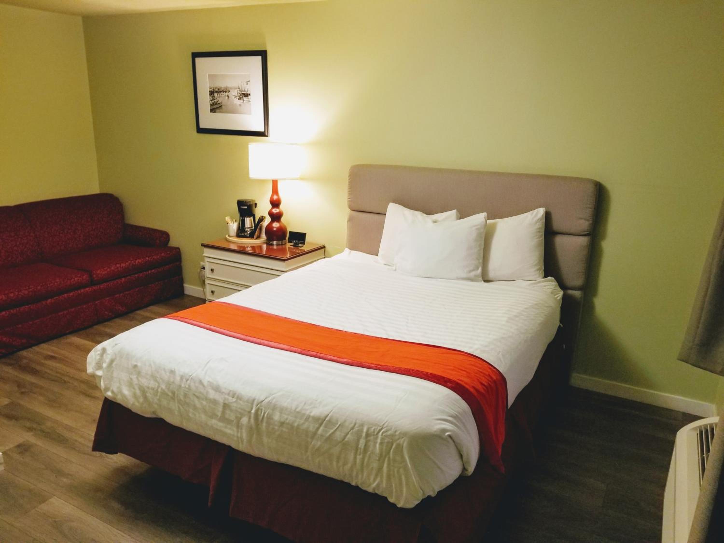 Standard Queen Room photo 3