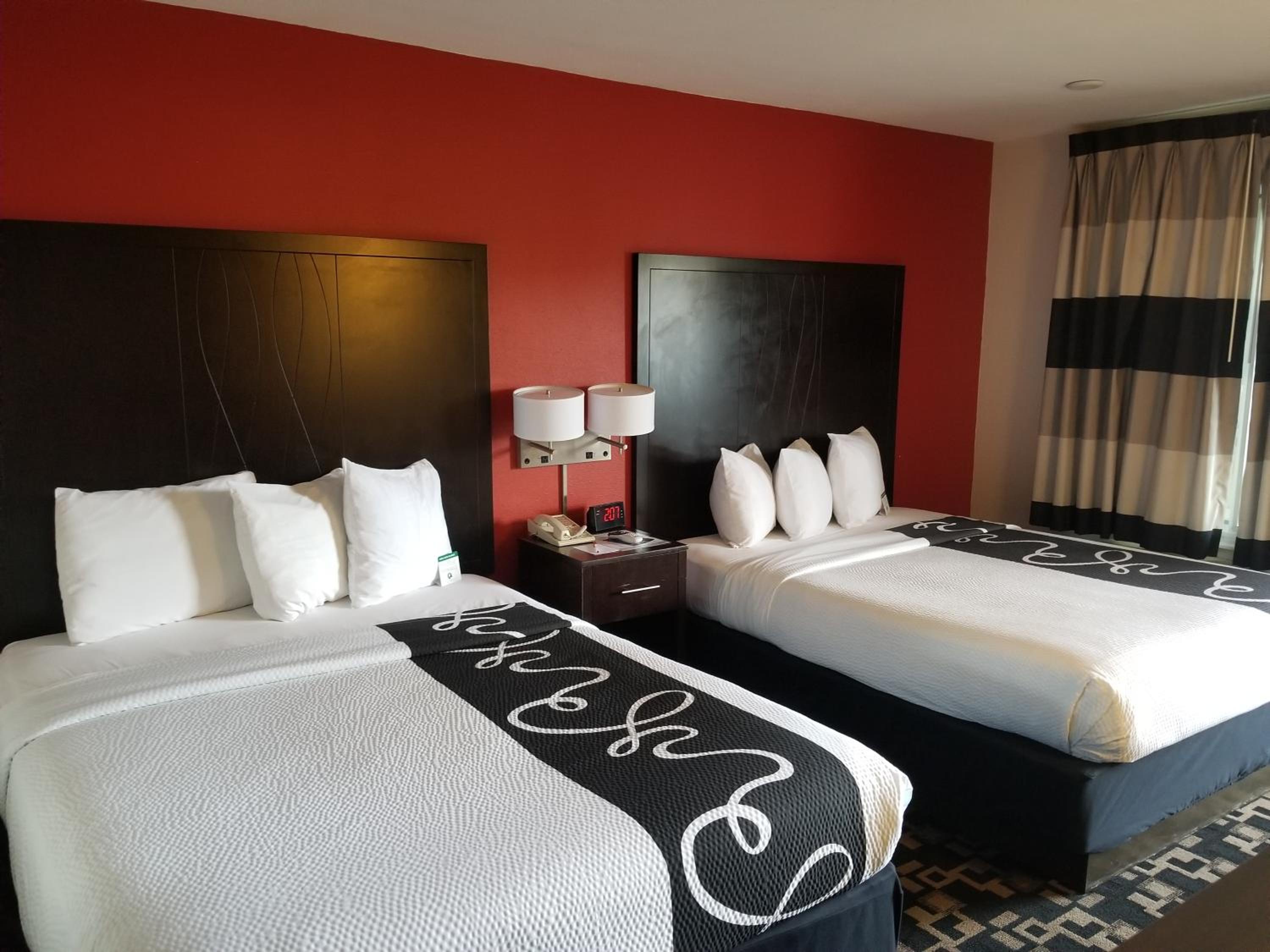 Studio Suite with Two Queen Beds - Non-Smoking - Photo 1