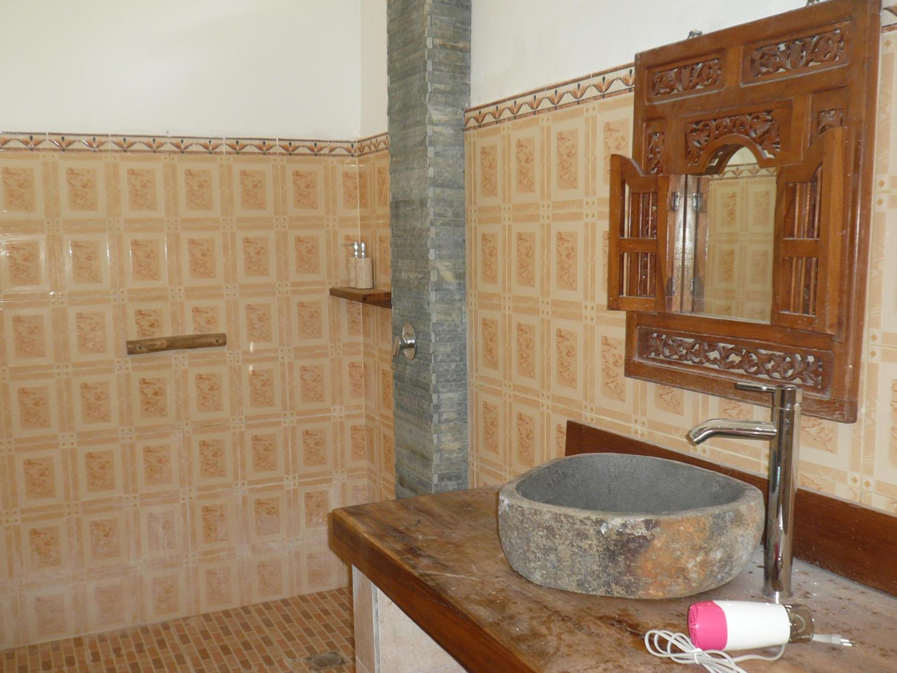 Double or Twin Room with Sea View - Photo 8