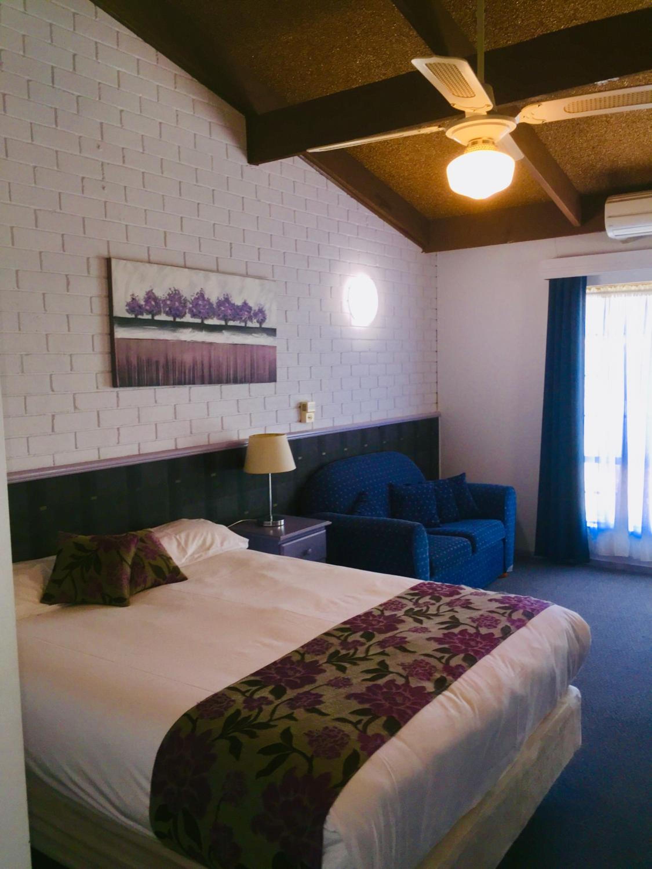 Double Room - Photo 15