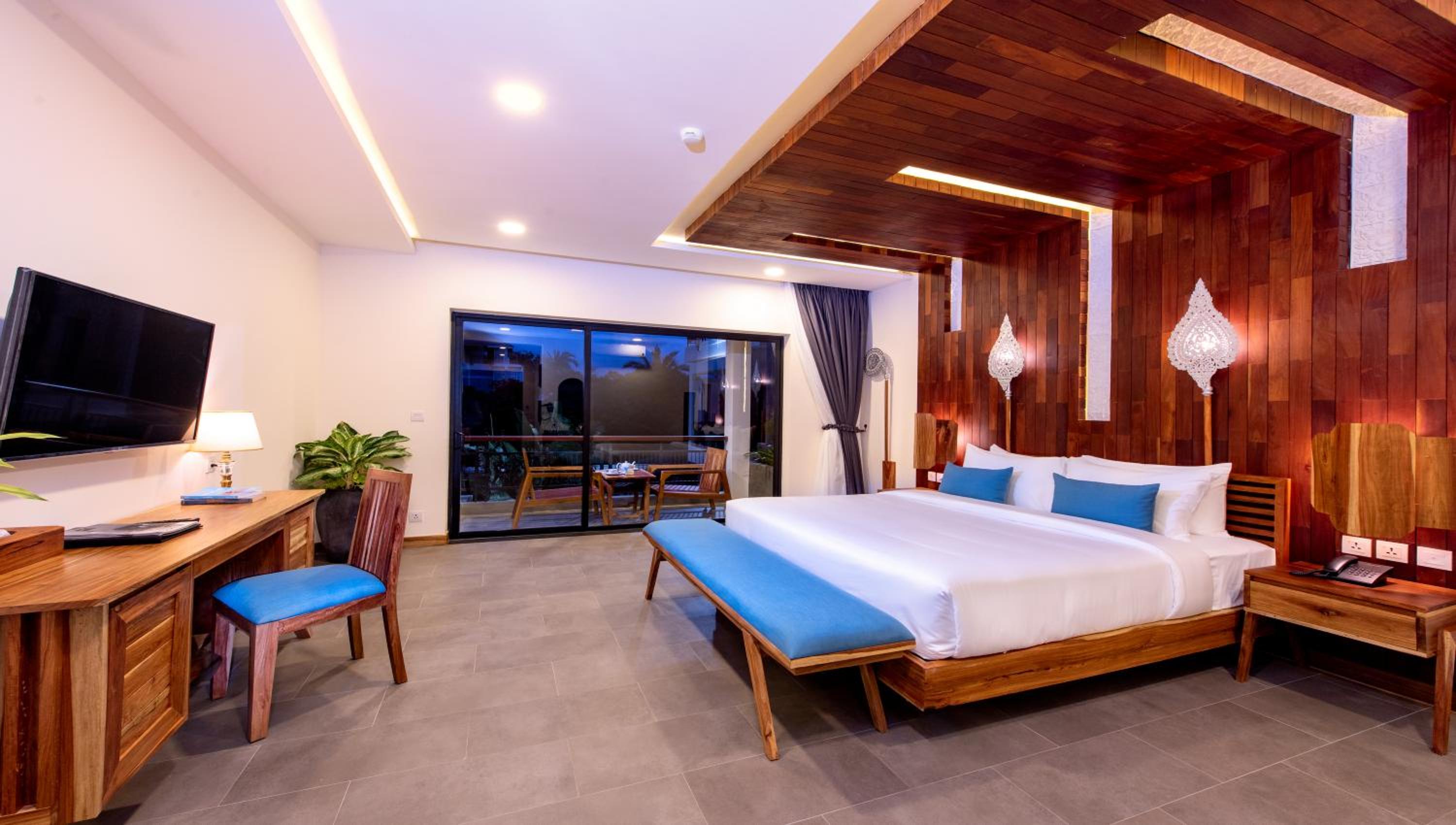 Junior Suite Double with Balcony - Photo 8