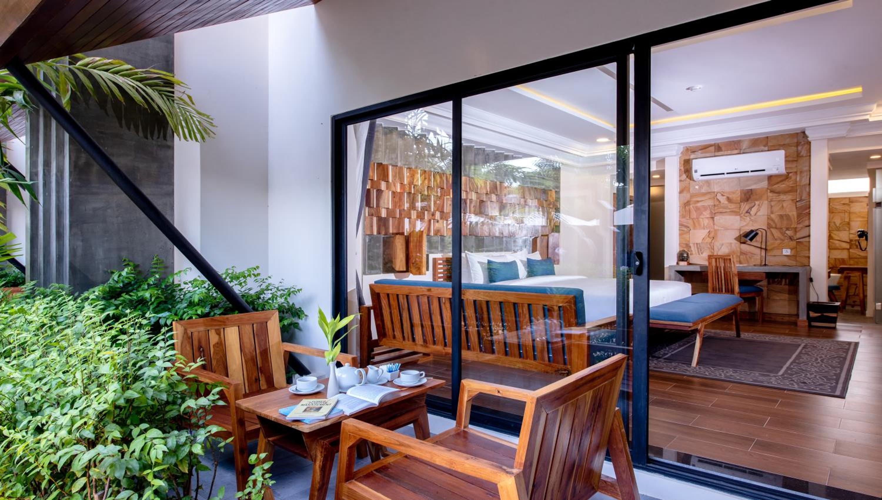 Oasis Suite Double with Patio - Photo 11