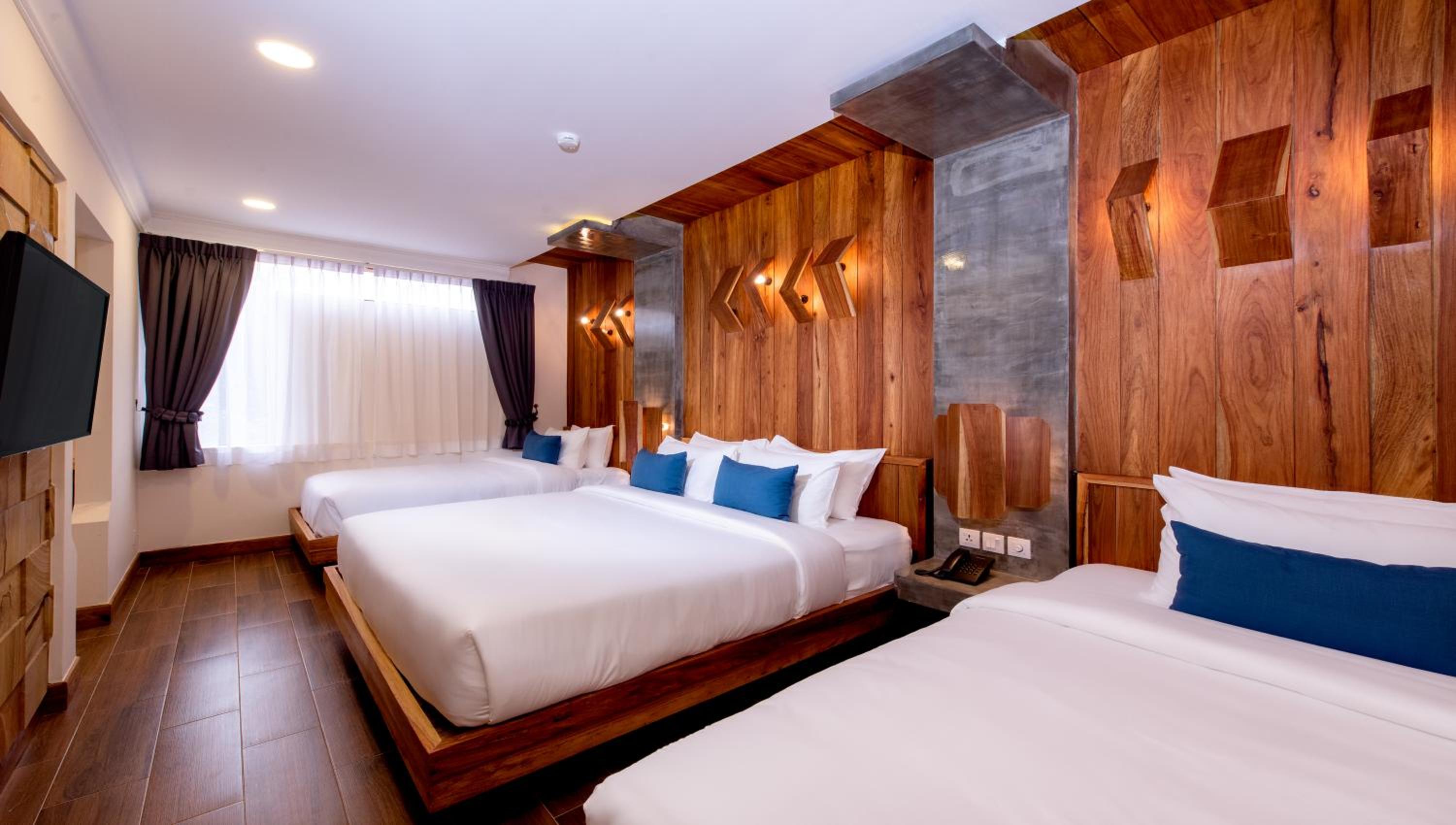 Luxury Family Suite - Photo 6