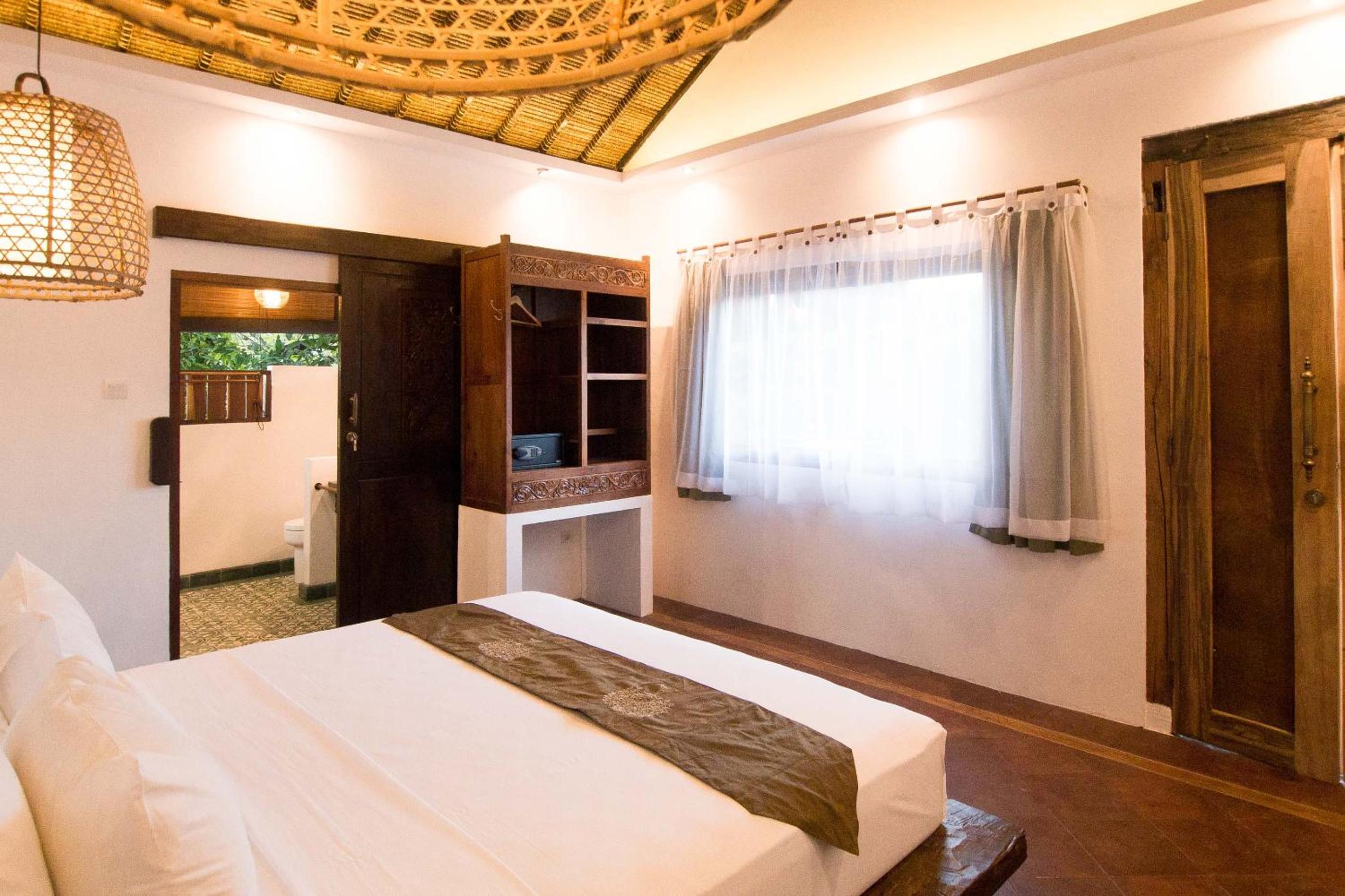 Montserrat Sunrise Double Room - Photo 18