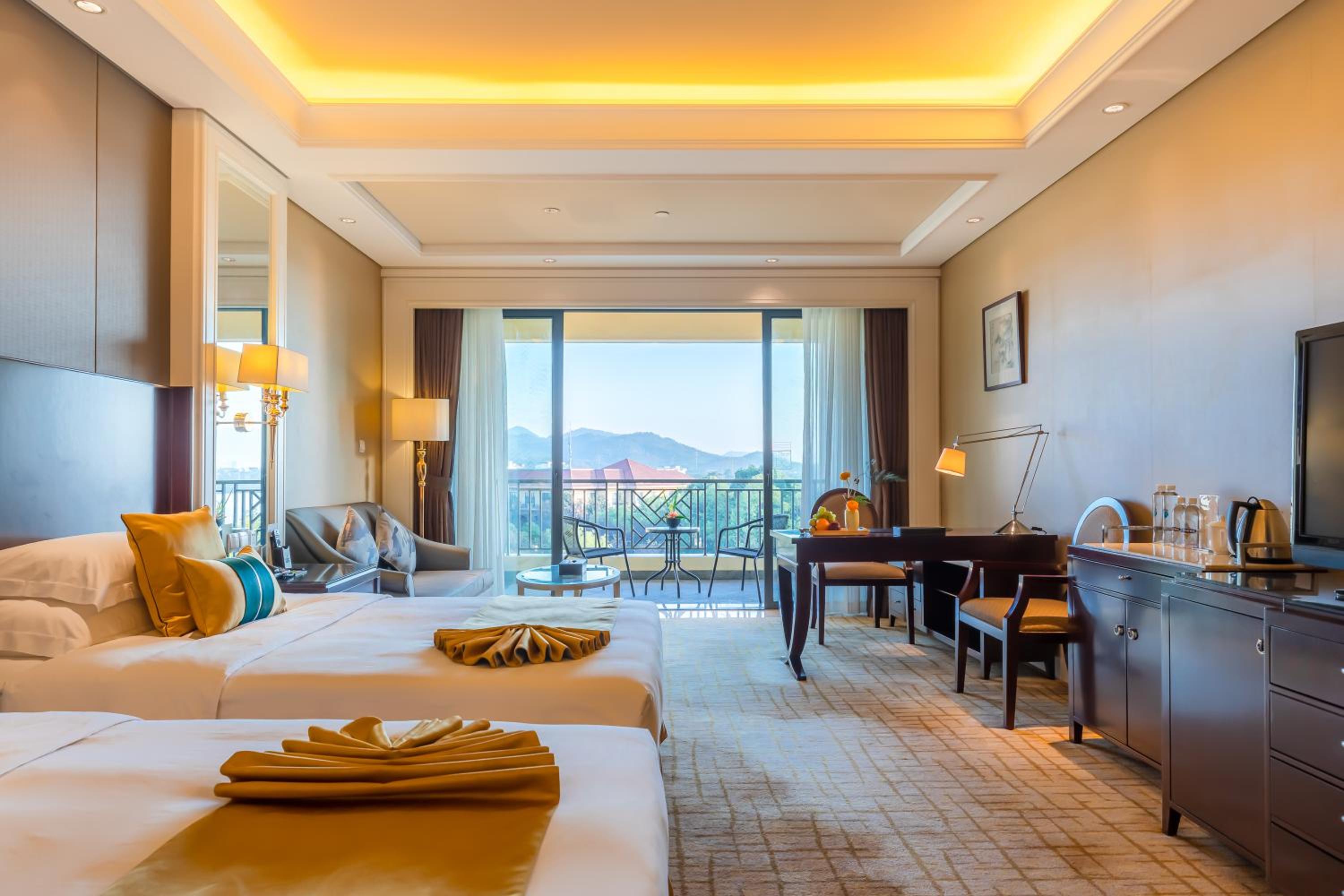 Deluxe King or Twin Room with Garden View
