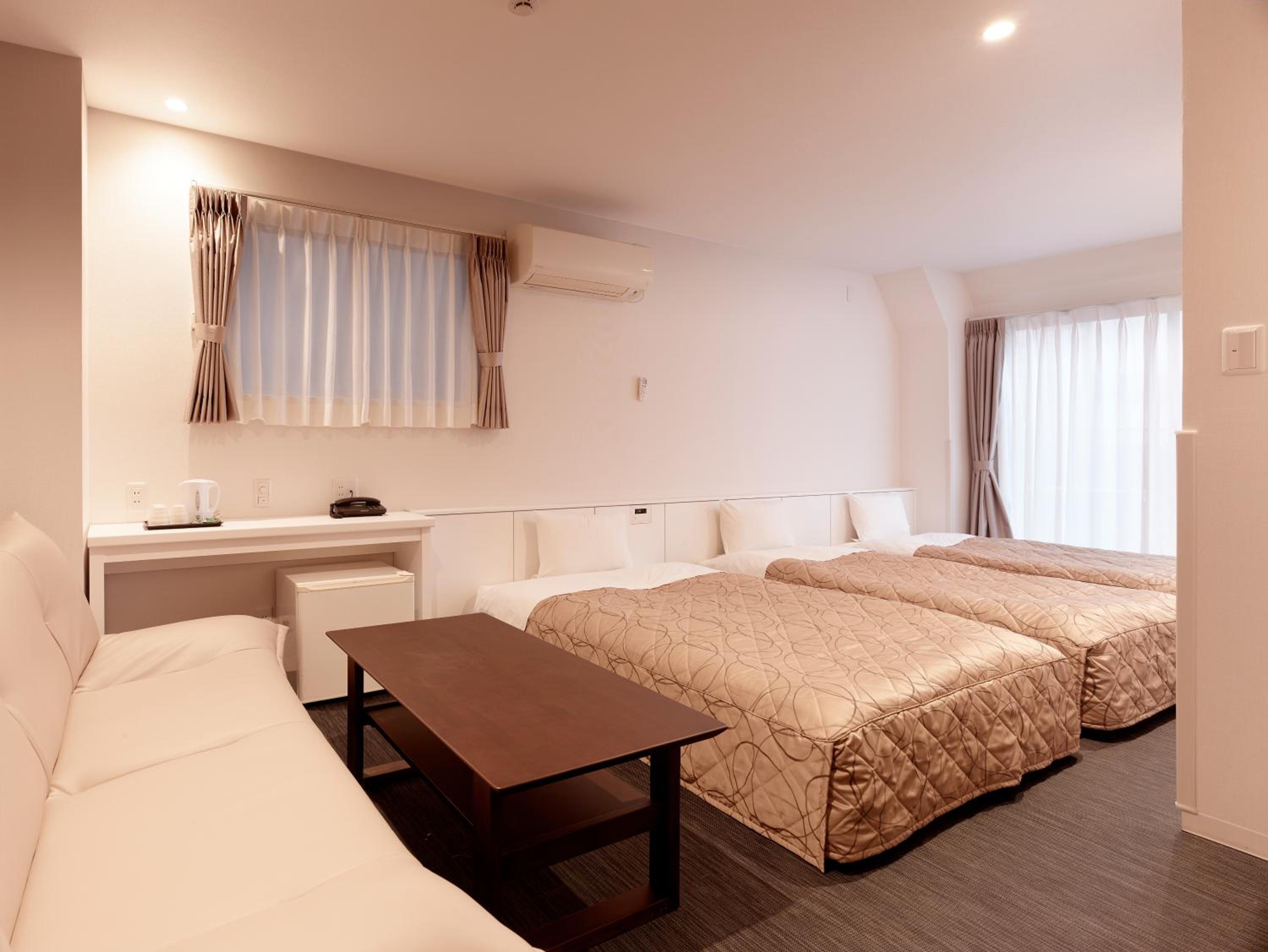 Triple Room - No Elevator photo 1