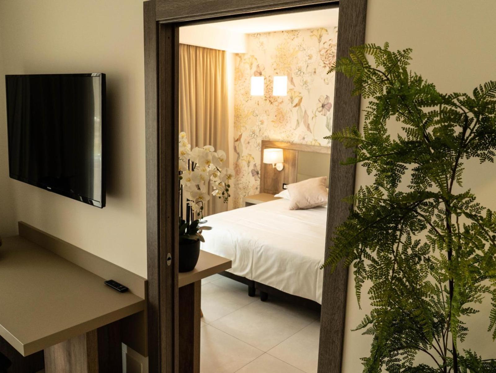 Quadruple Room - Photo 8