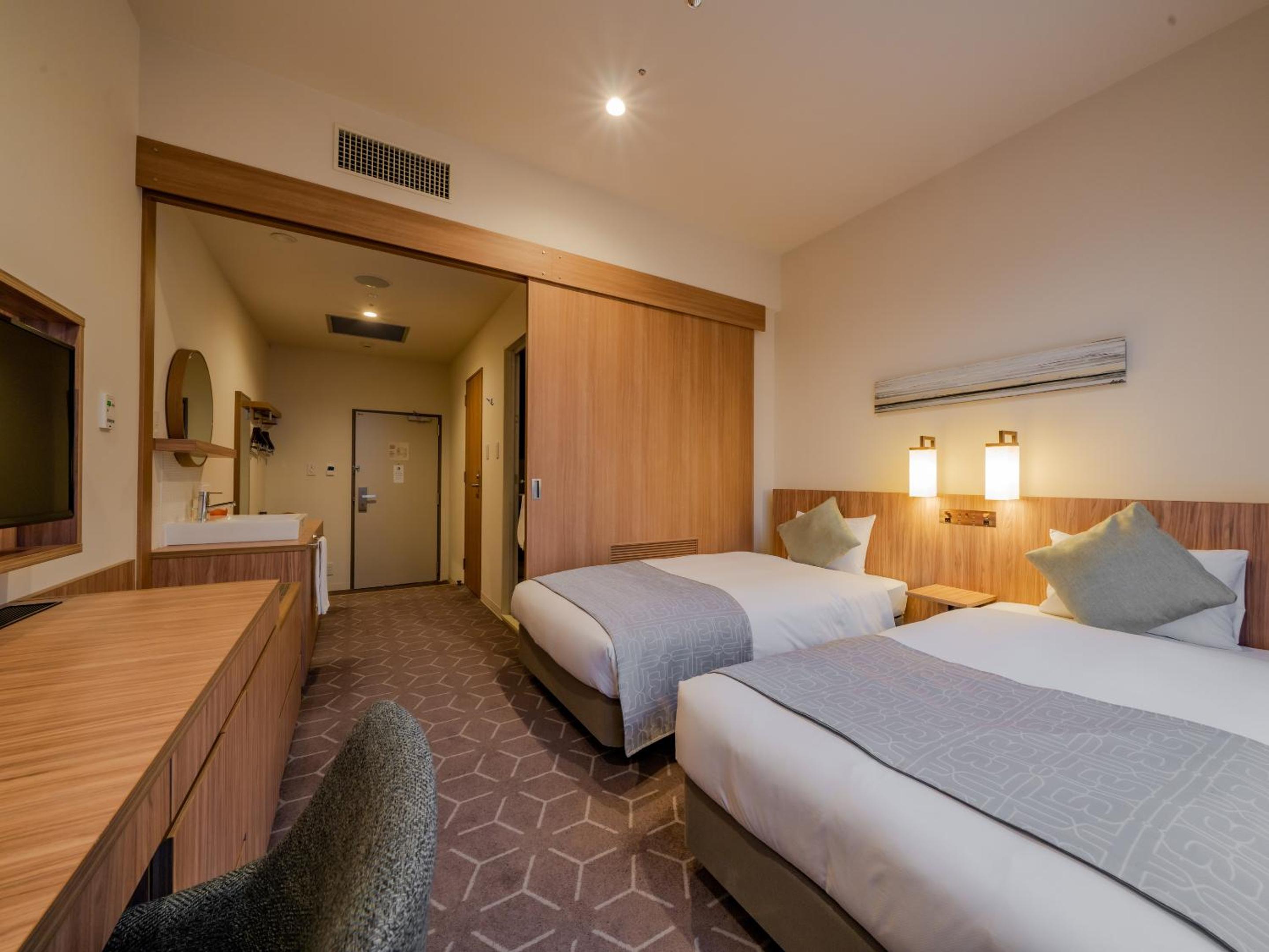 Renovated Economy Twin Room with Park View - Non-Smoking