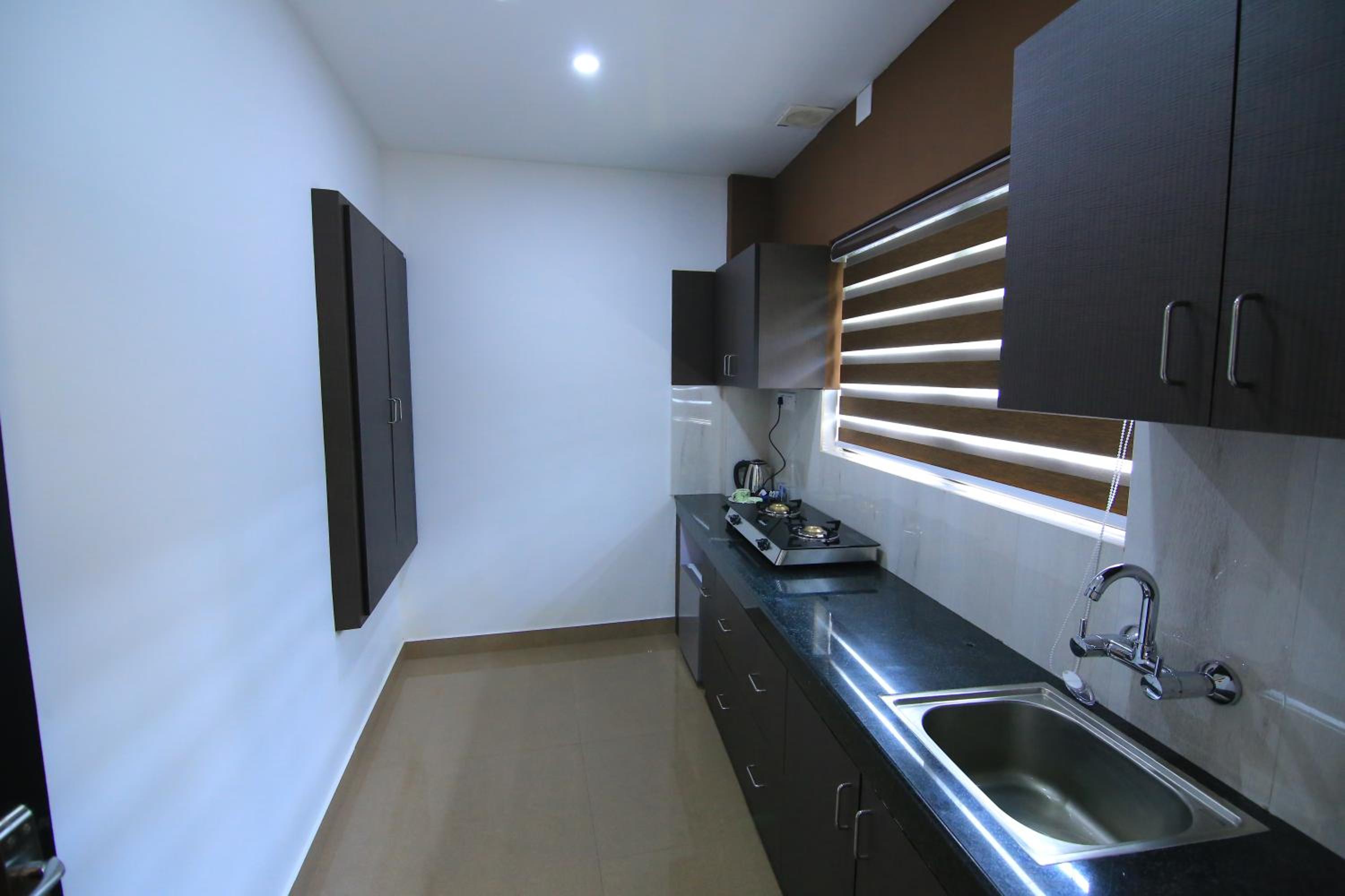 Two-Bedroom Suite - Photo 3