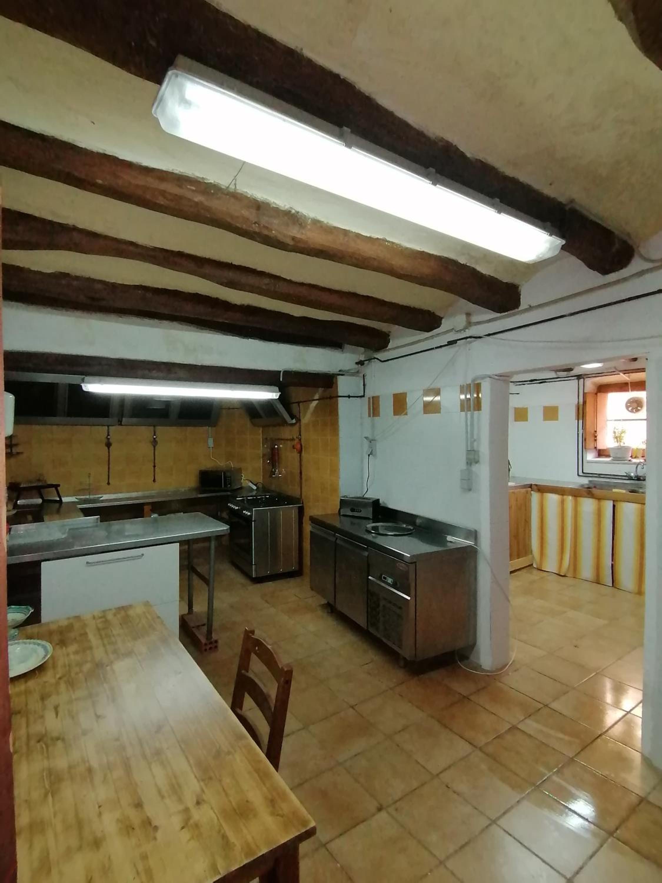 Six-Bedroom House photo 2