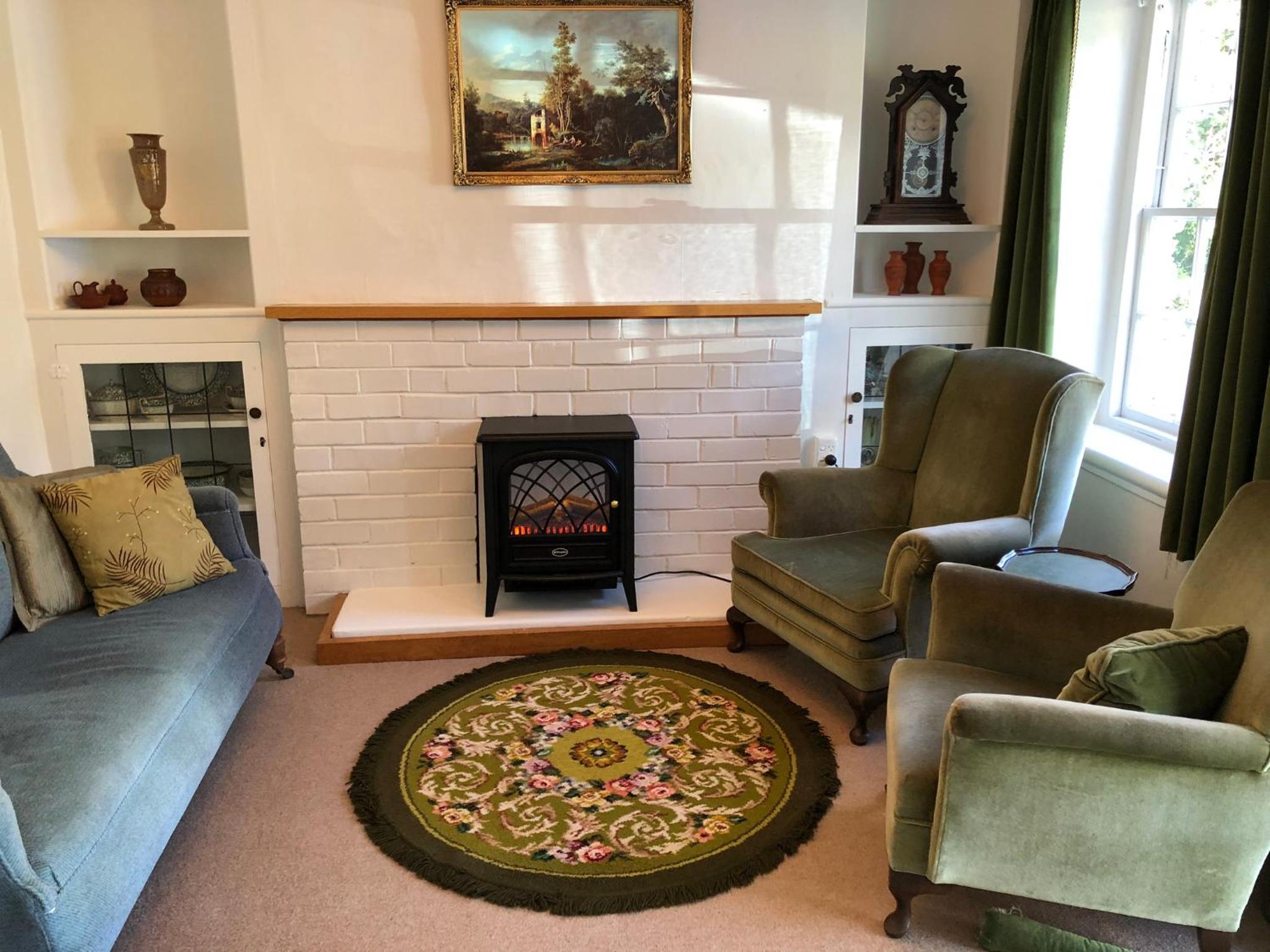 Two-Bedroom House - Photo 3