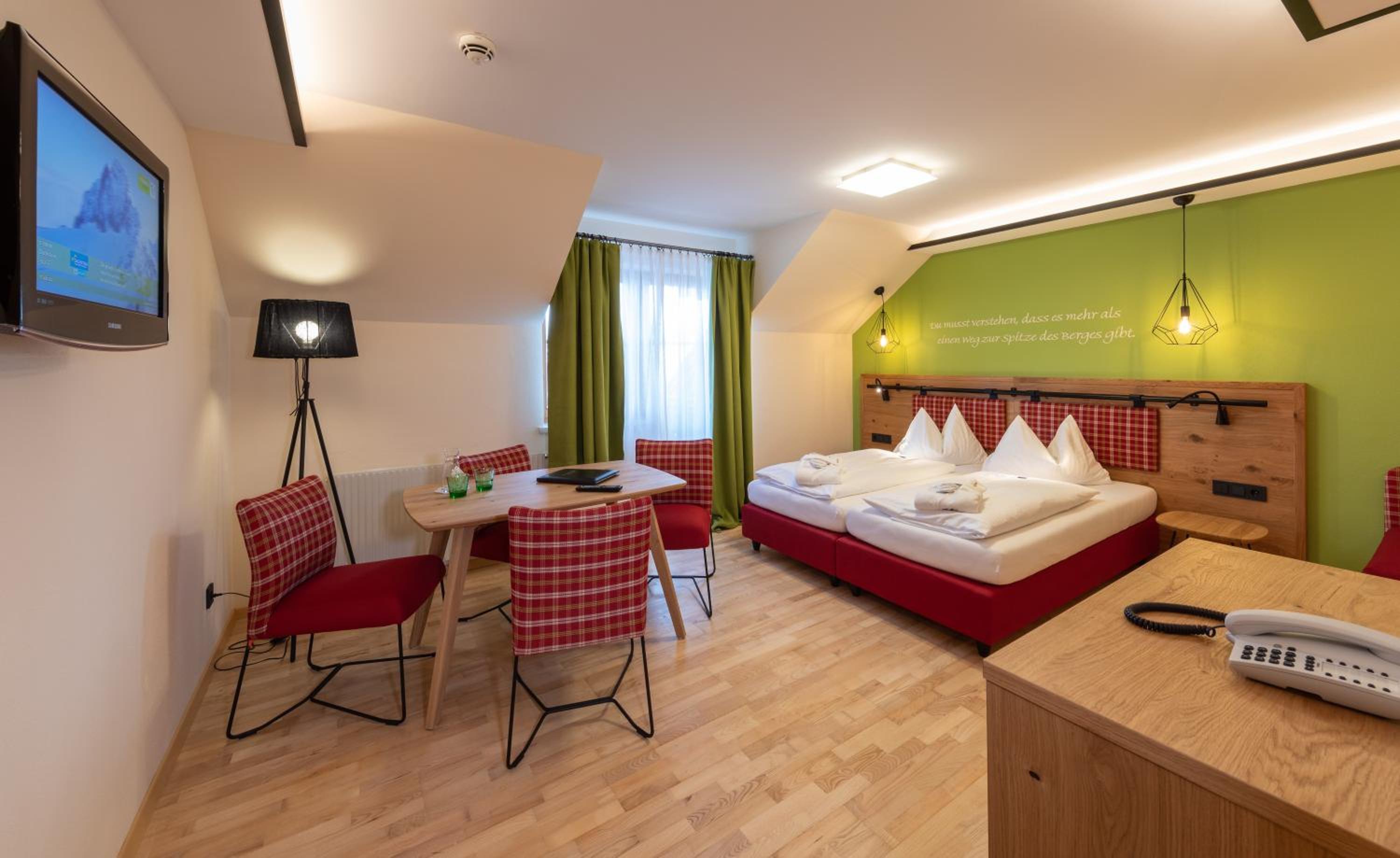Family Suite with Balcony - Photo 1