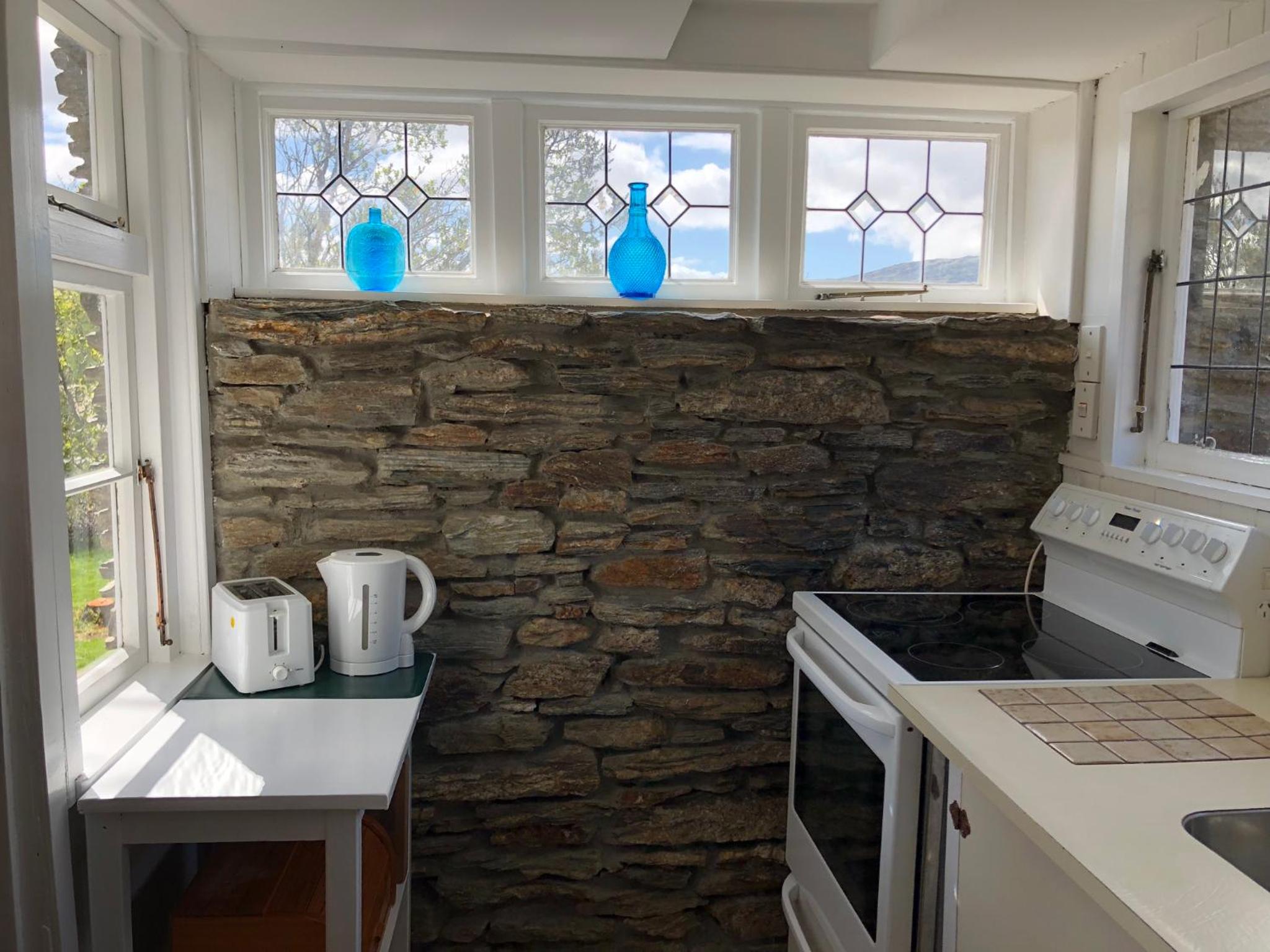Two-Bedroom House - Photo 16