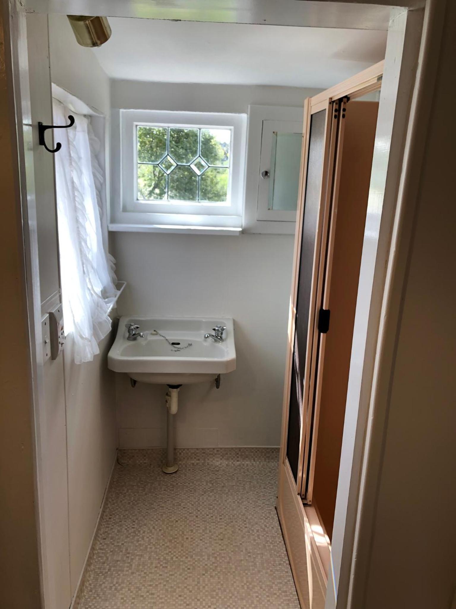 Two-Bedroom House - Photo 14