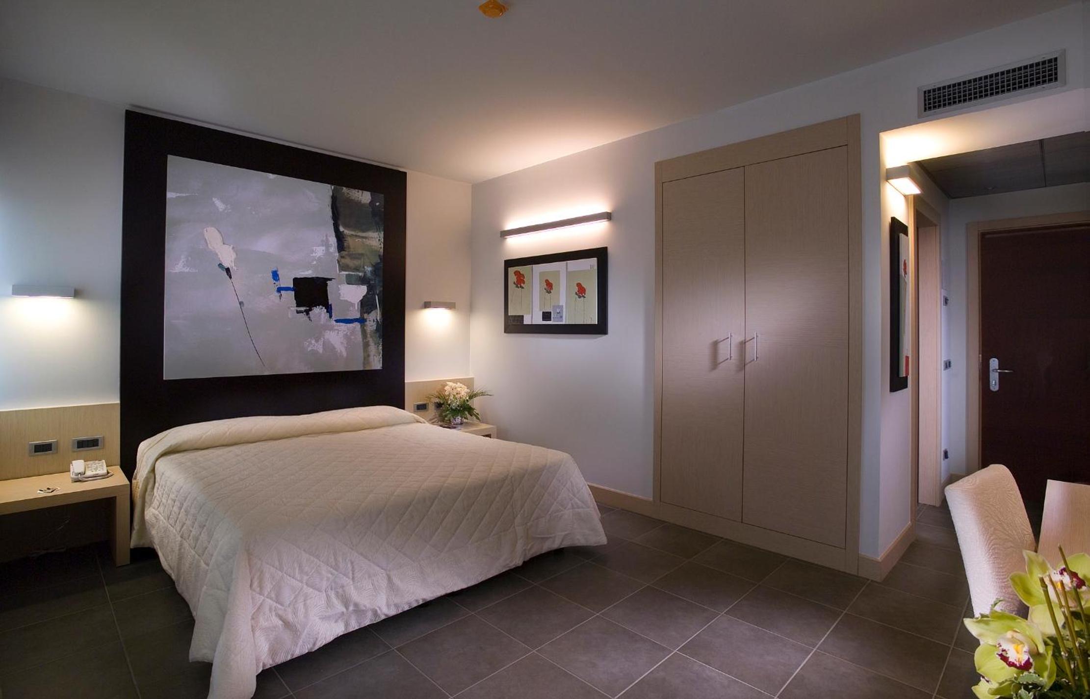 Double Room - Photo 1