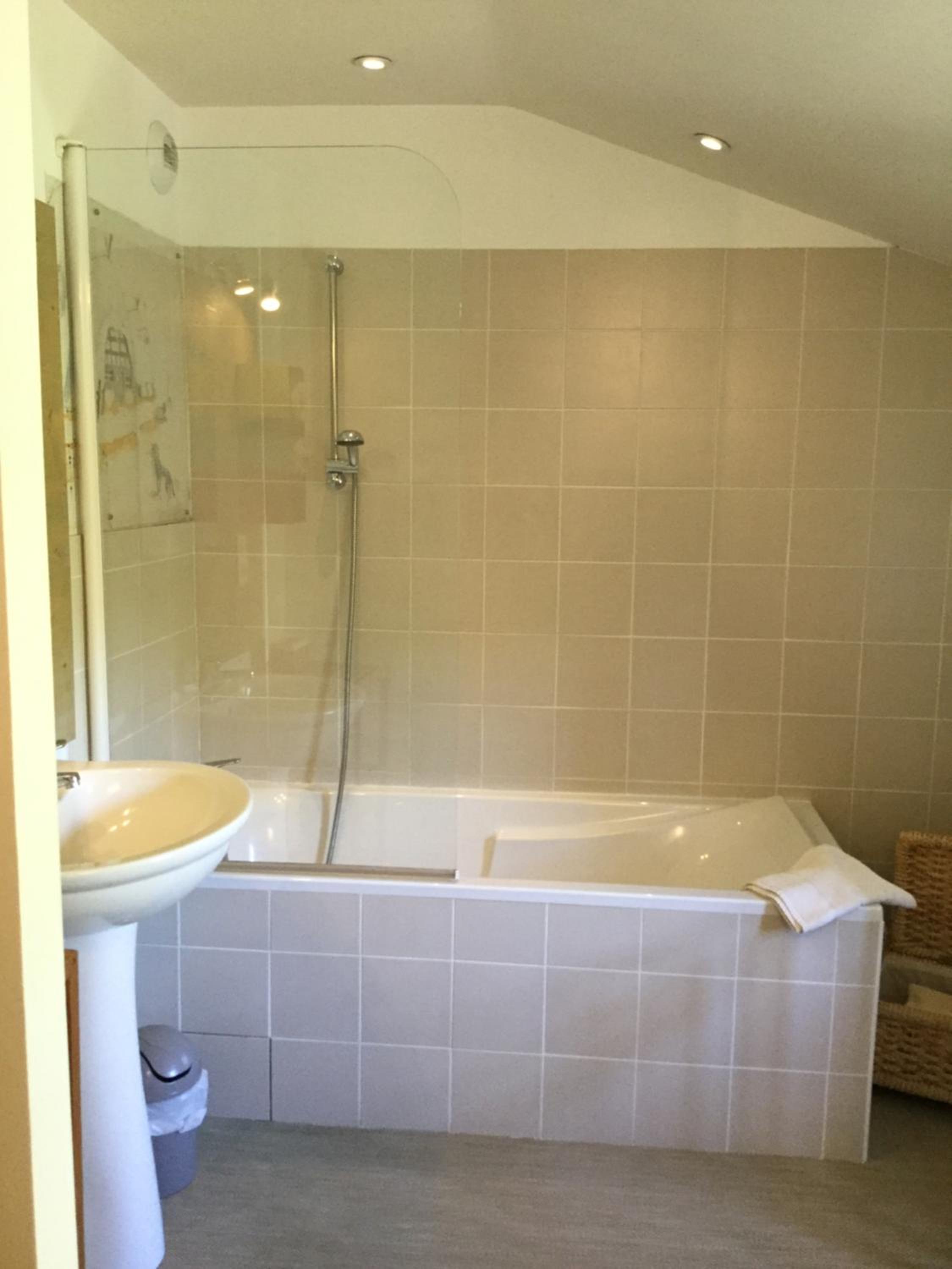Double Room with Private Bathroom photo 3