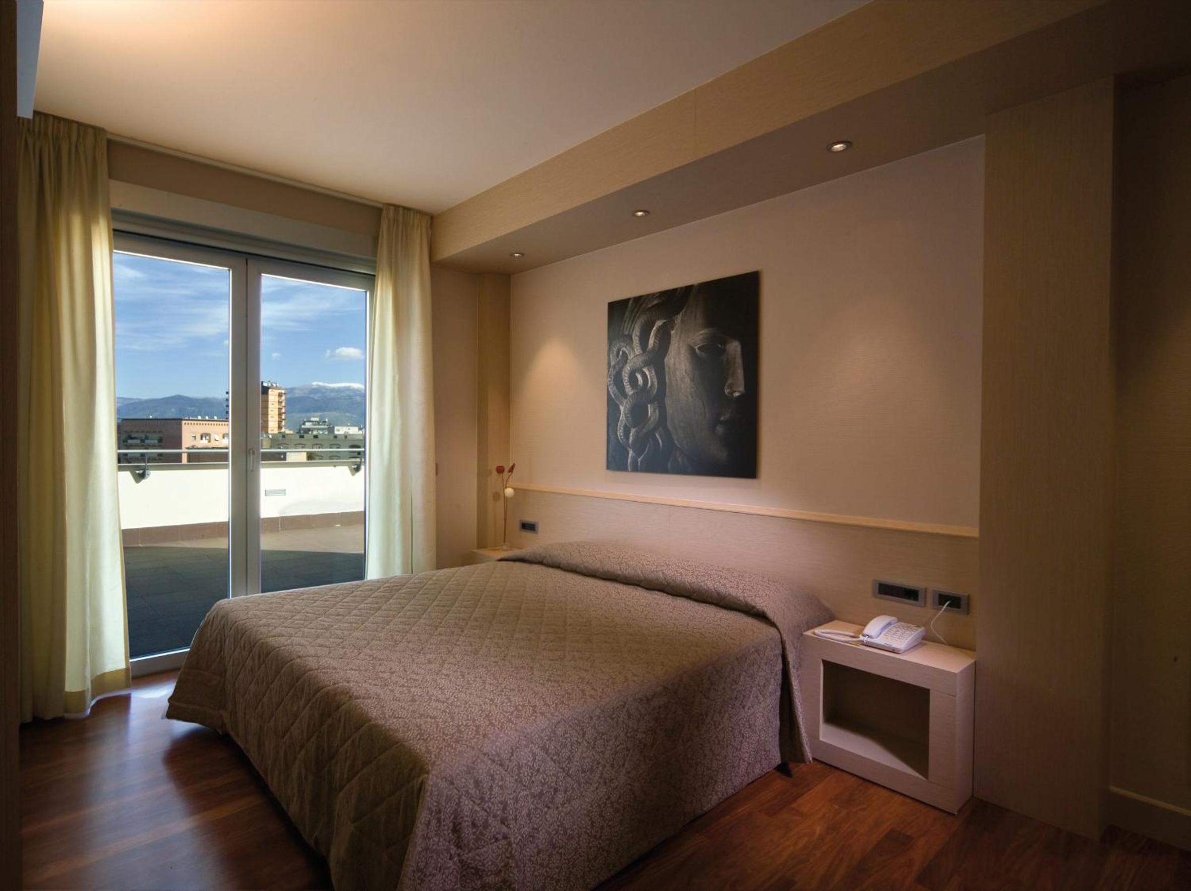 Suite - Photo 5