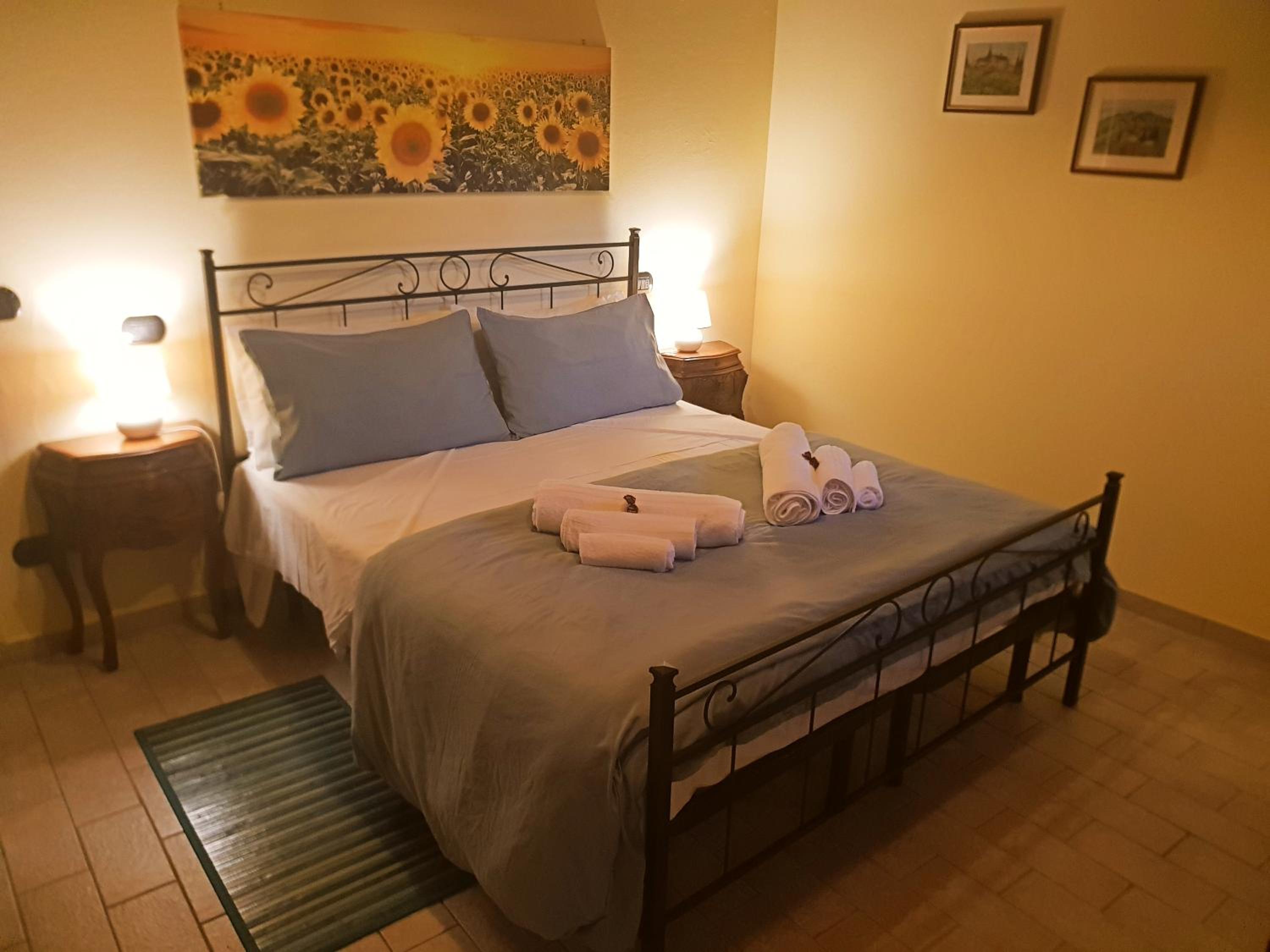 One-Bedroom Apartment photo 1