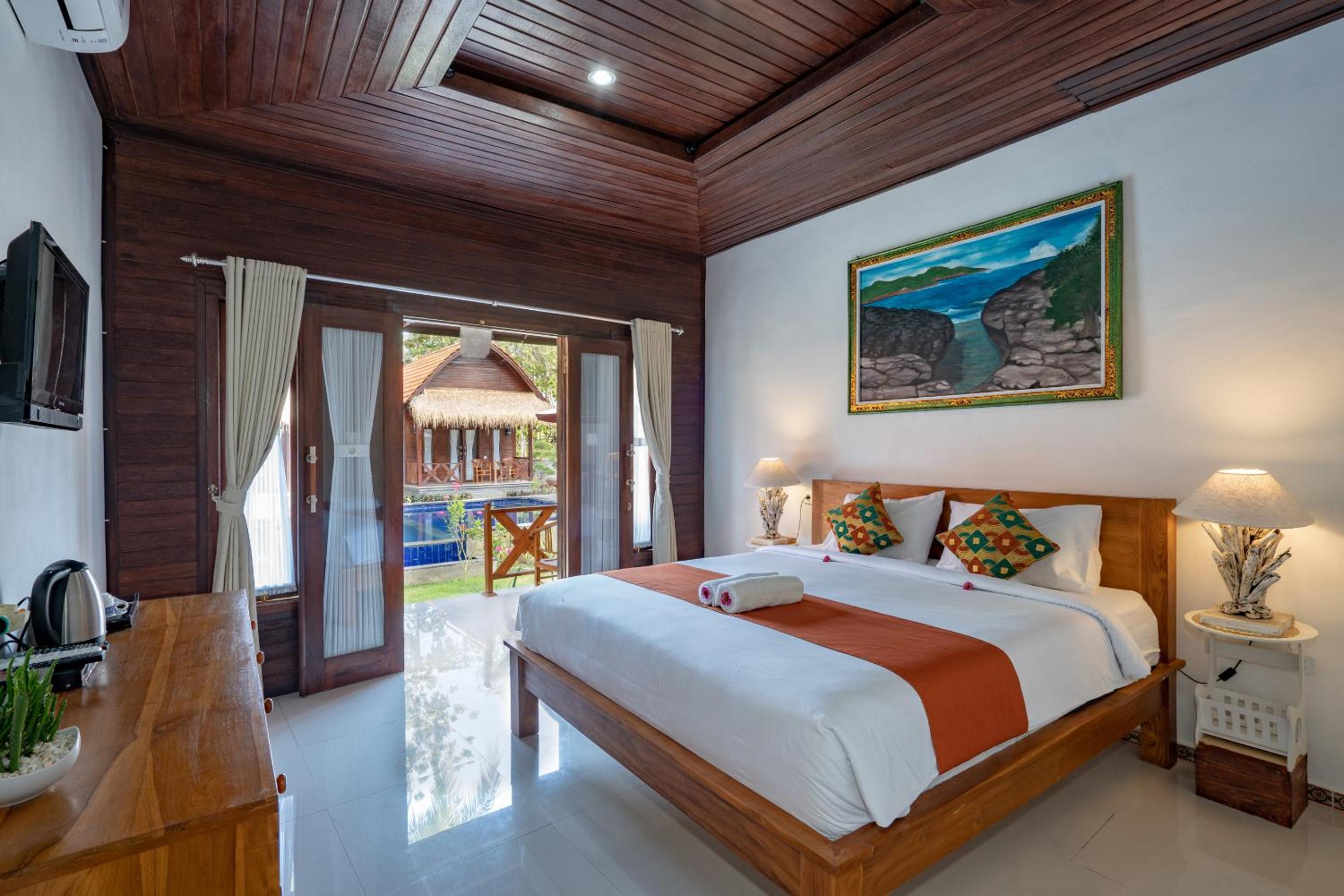 Double Room with Pool View - Photo 28