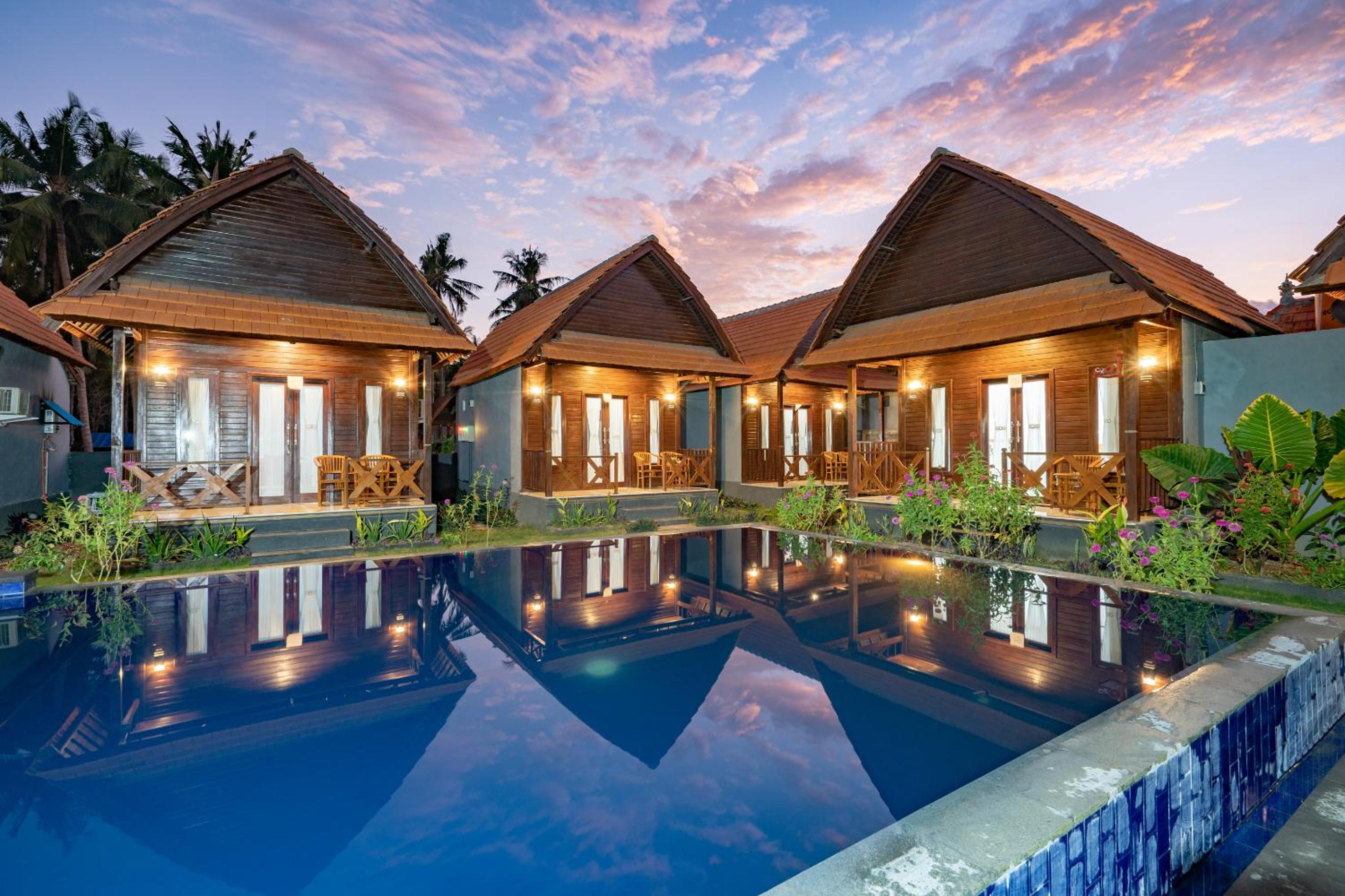 Double Room with Pool View - Photo 3