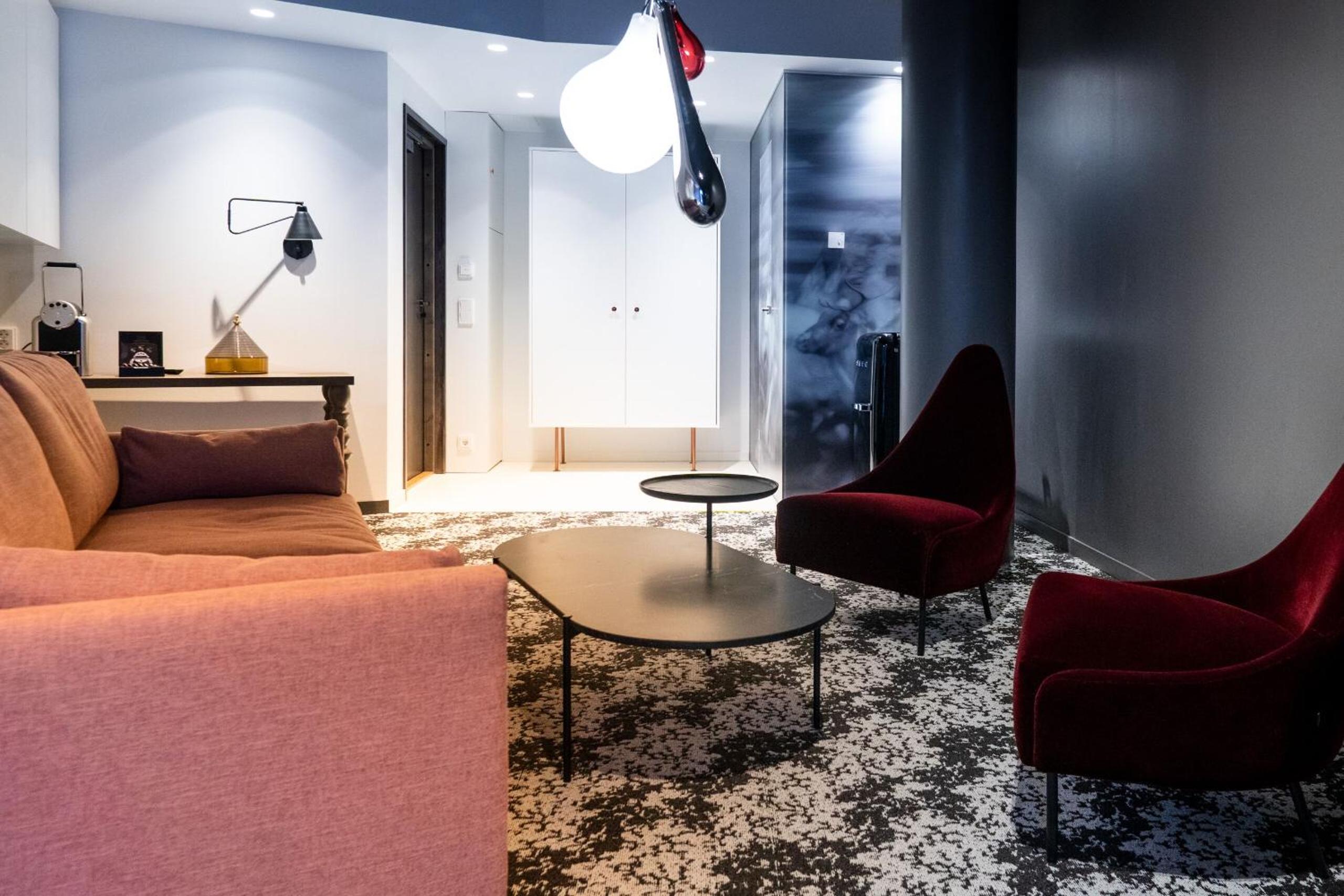 Deluxe King Suite - Photo 1