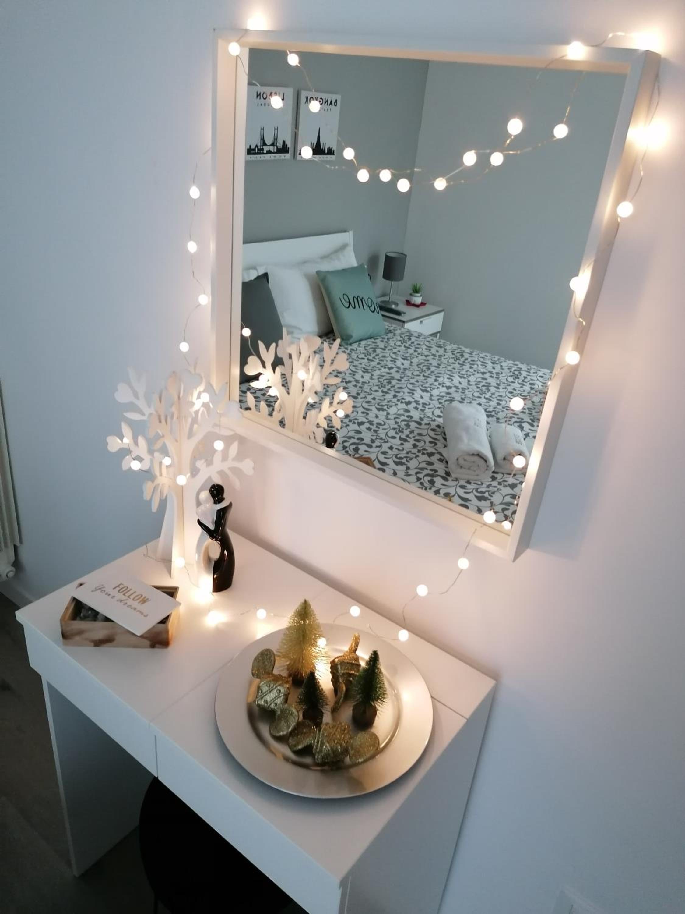Deluxe Room (2 Adults + 1 Child) - Photo 1