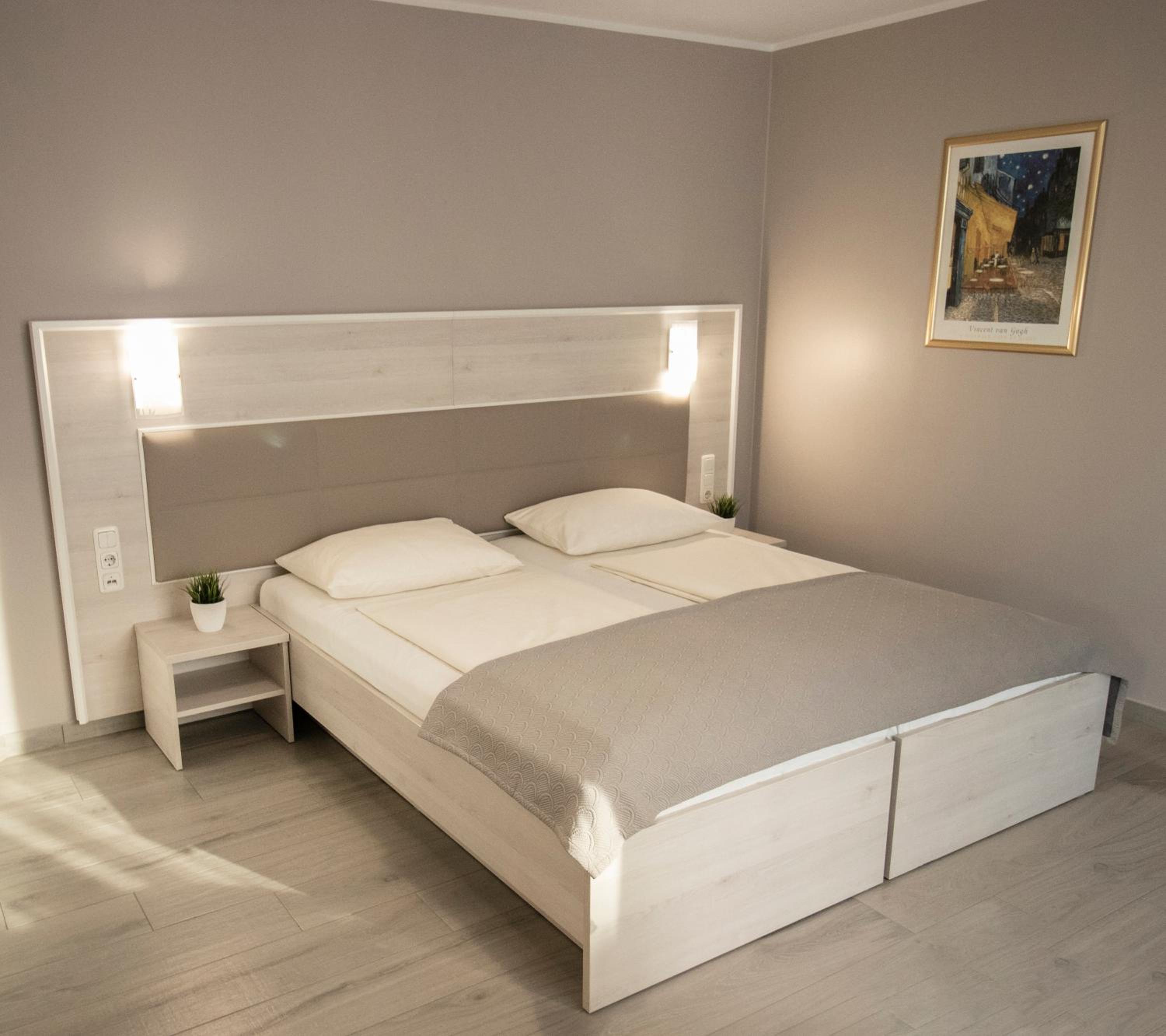 2-Zimmer Apartment Standard Dach