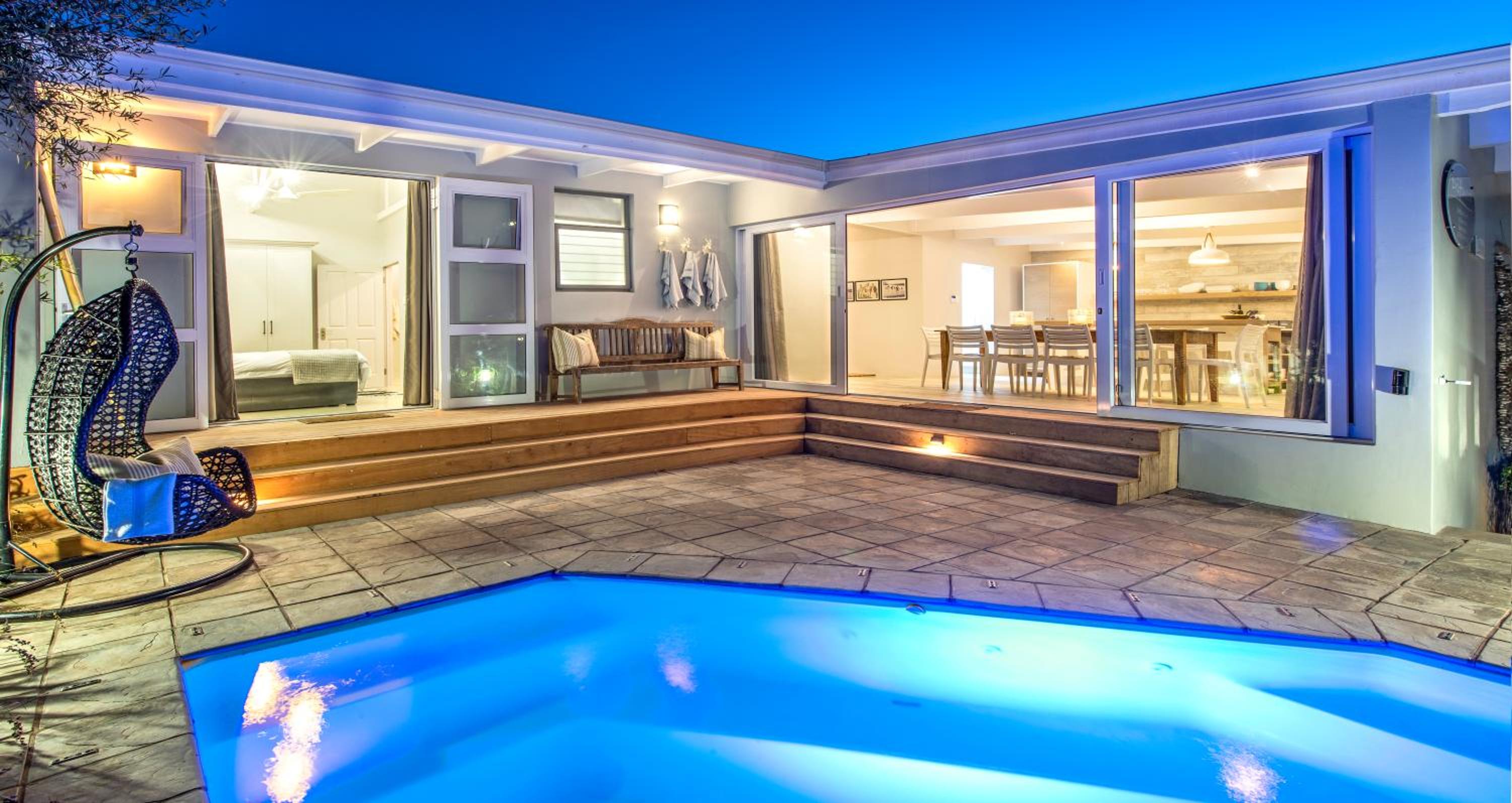 Villa with Private Pool - Photo 2