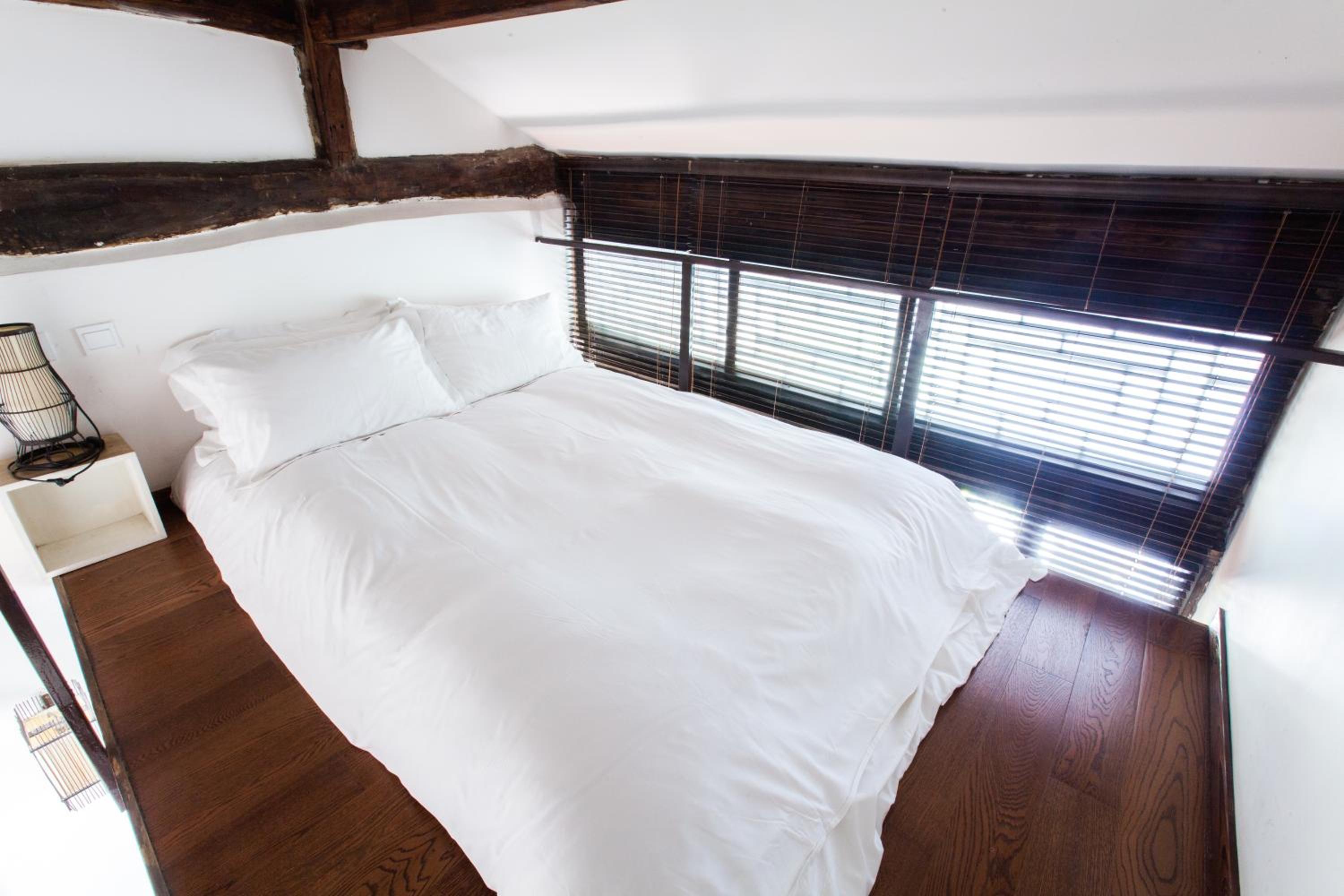 Courtyard Room