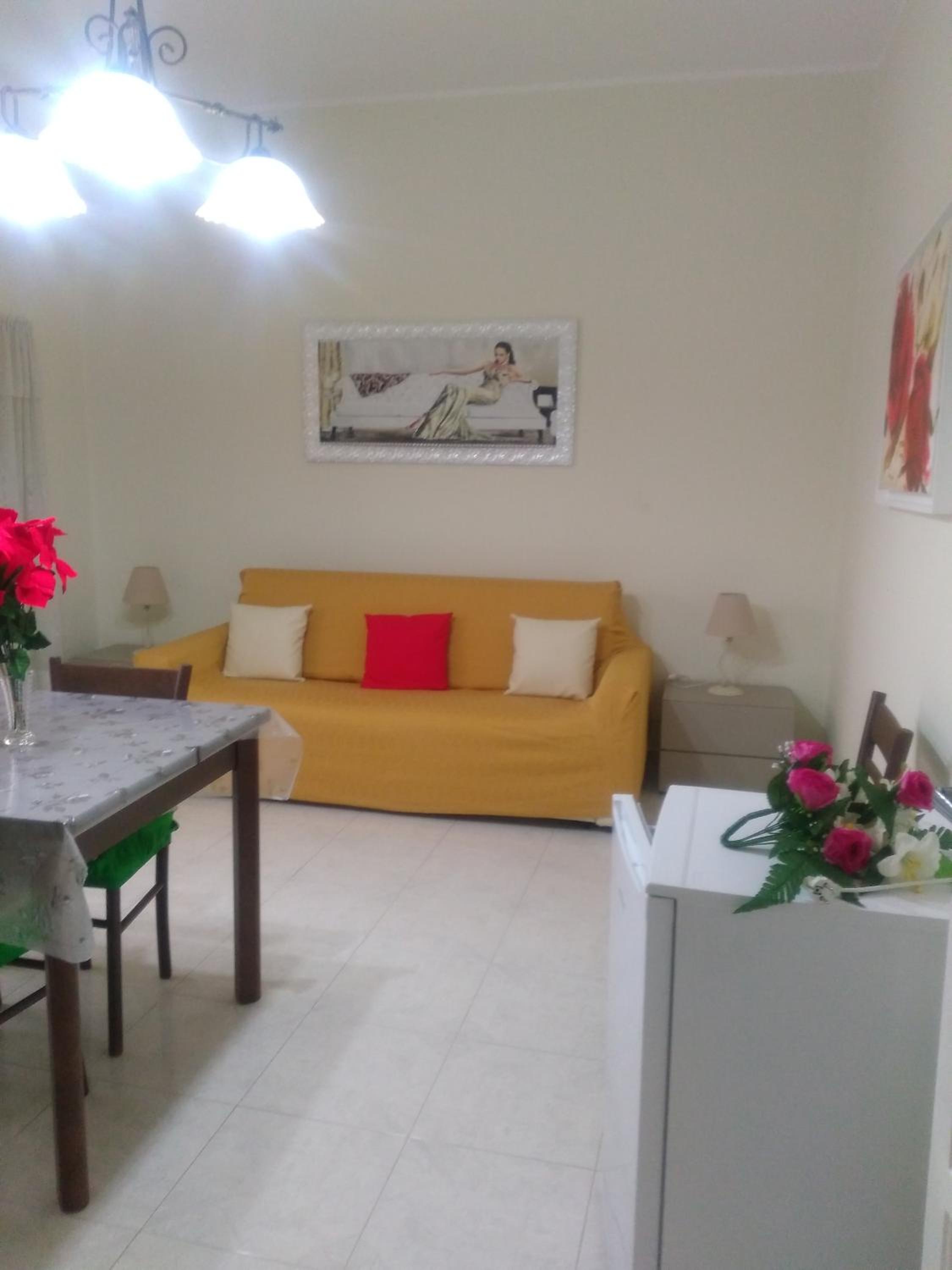 Two-Bedroom Deluxe Apartment with Balcony - Photo 12