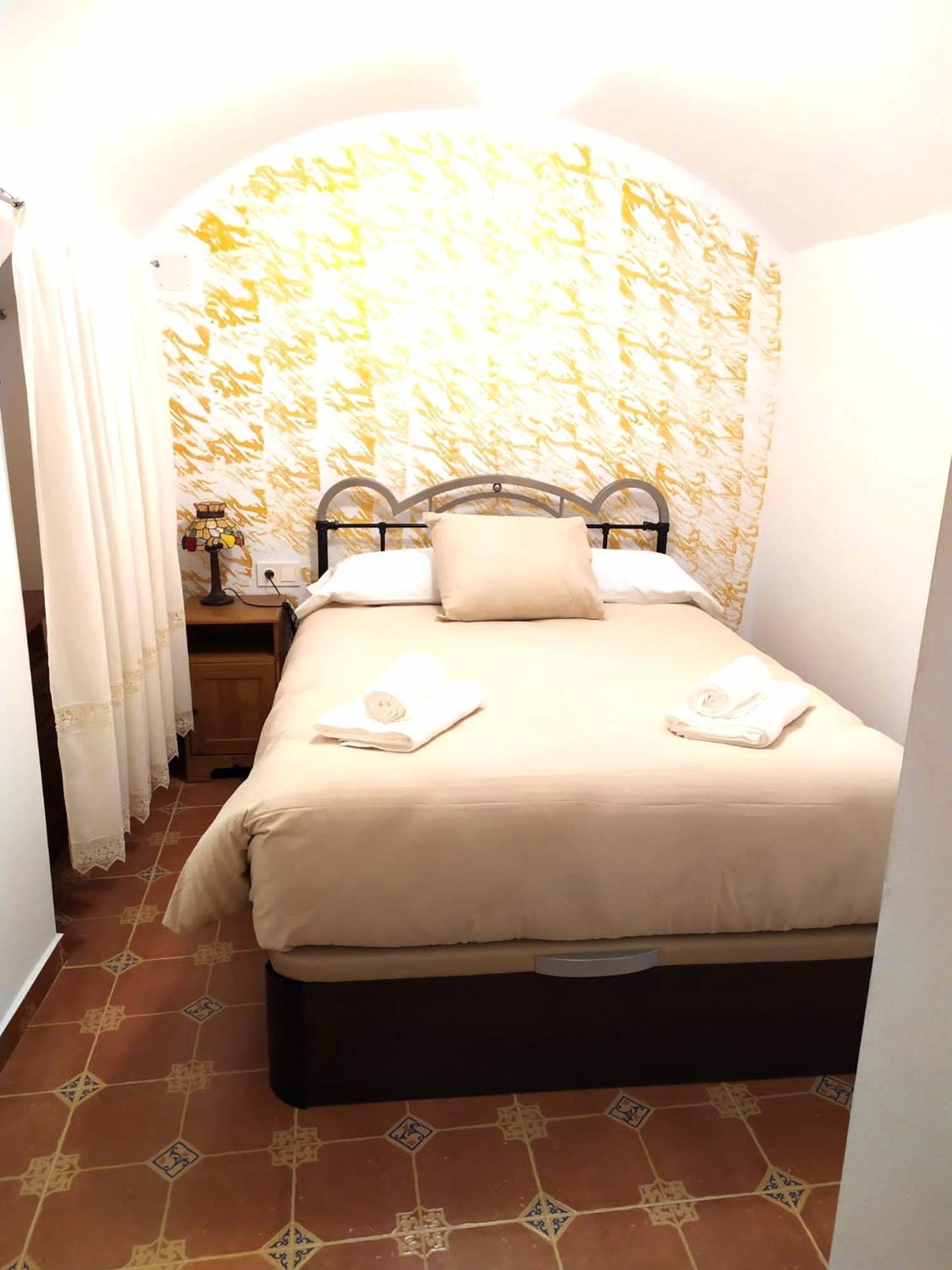 Three-Bedroom House - Photo 11