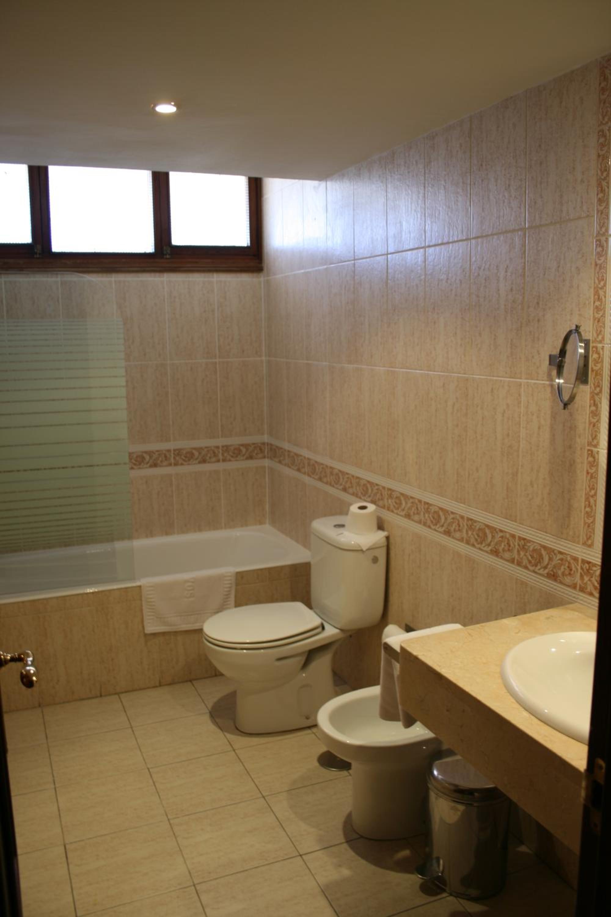 Quadruple Room (2 Adults + 2 Children) photo 3