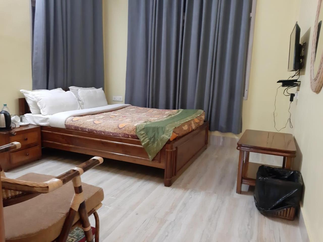 Standard Double or Twin Room - Photo 6