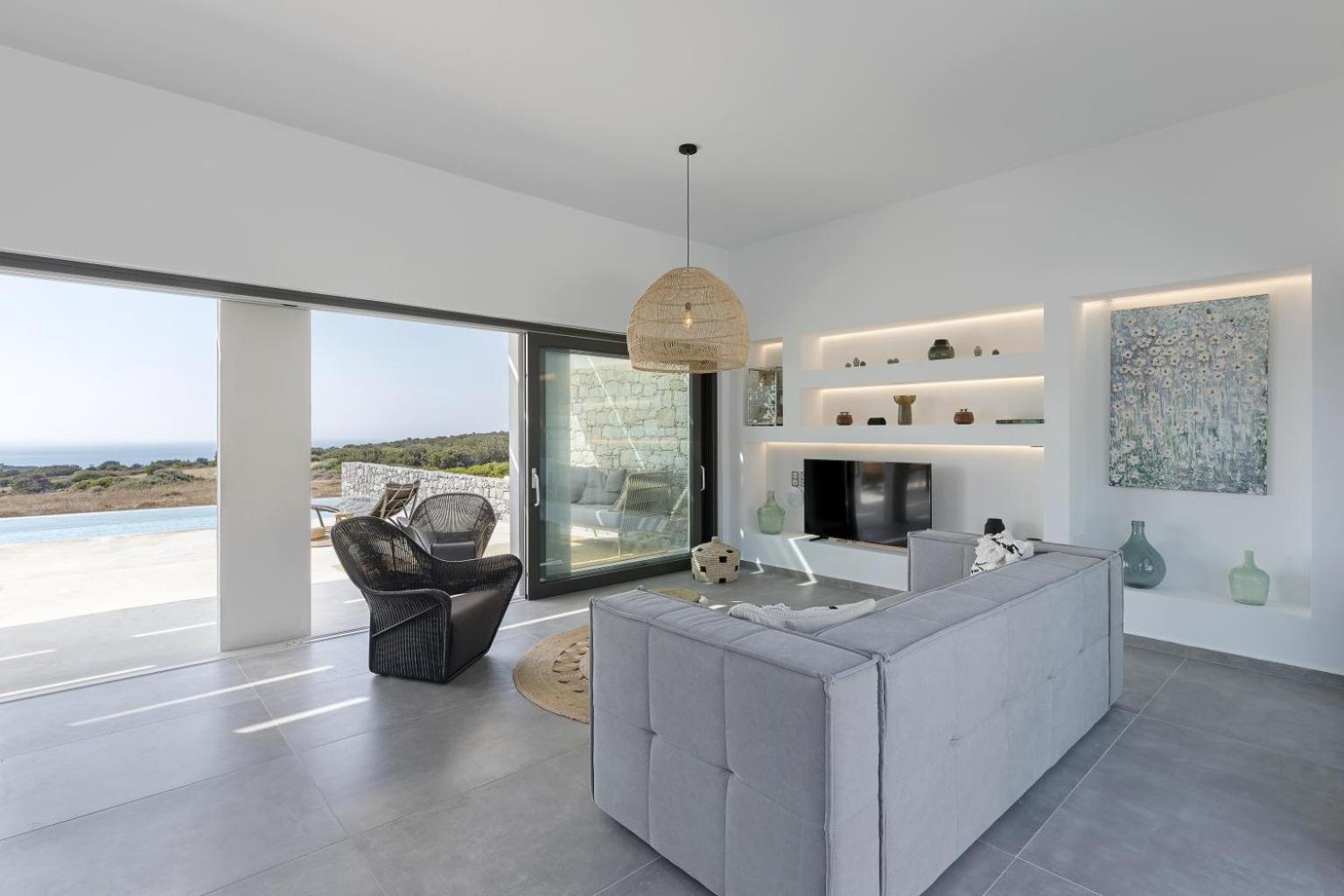 Three-Bedroom Villa photo 1