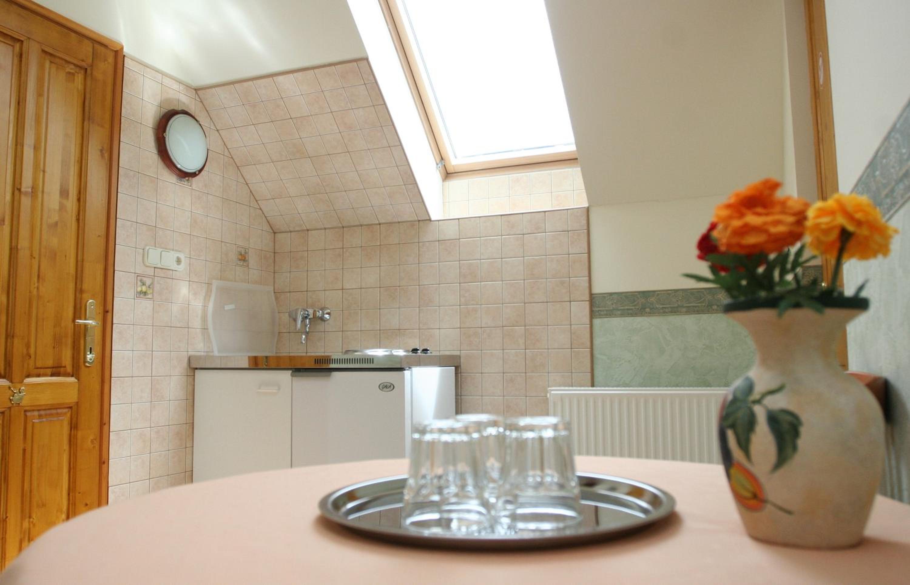 One-Bedroom Apartment - Photo 2