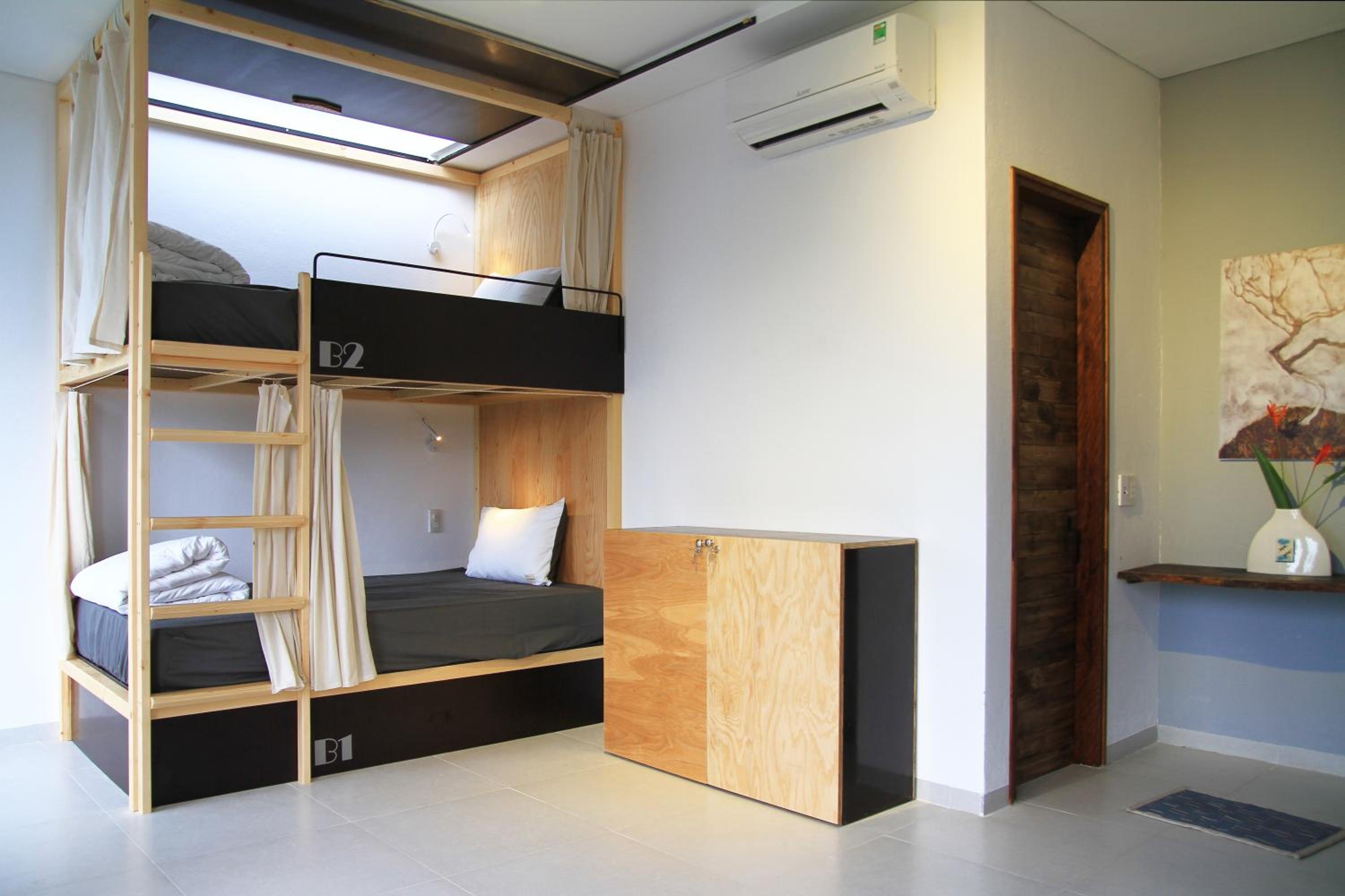 Quadruple Room with Private Bathroom photo 2