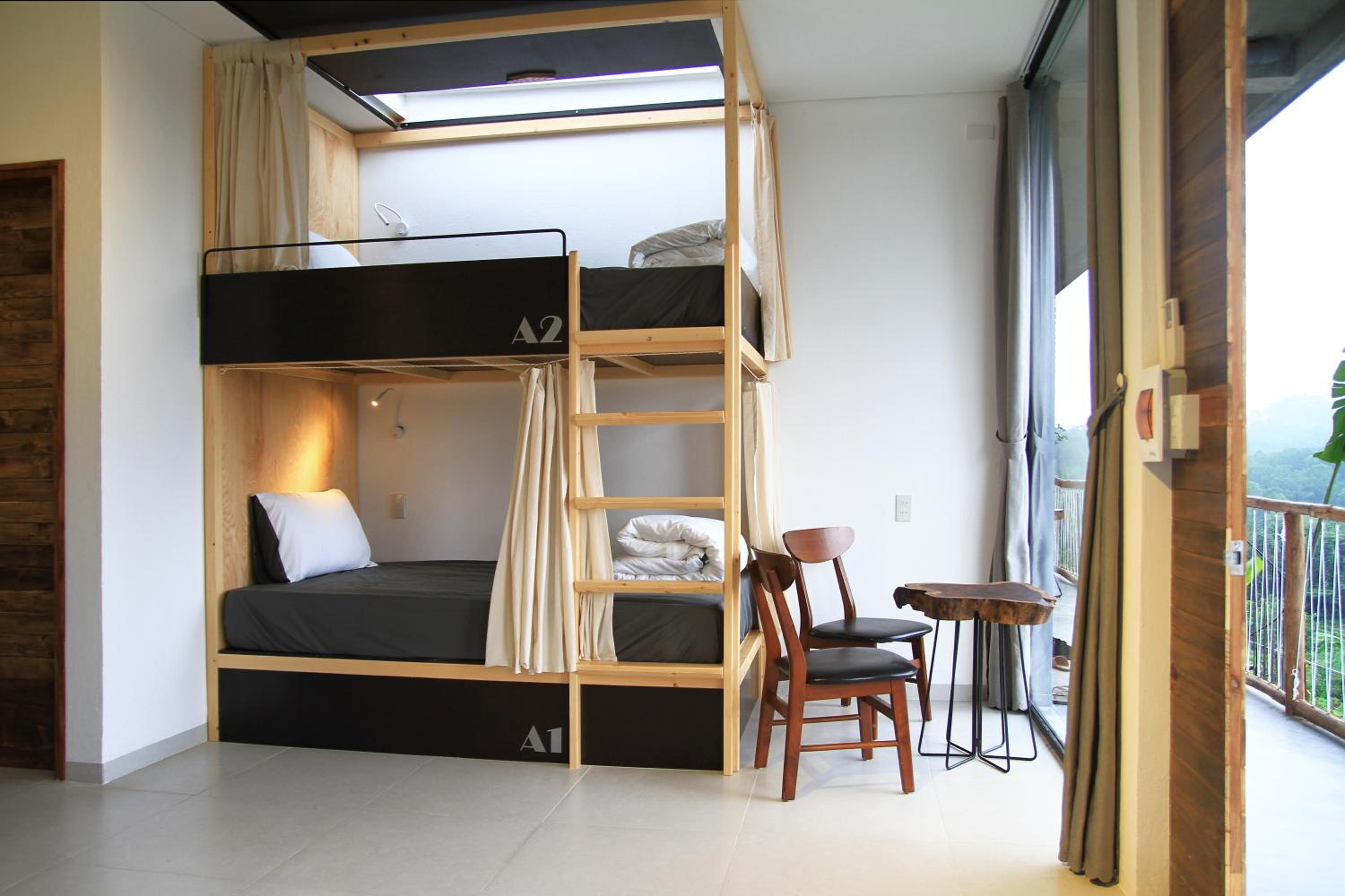 Bed in 4-Bed Dormitory Room photo 3